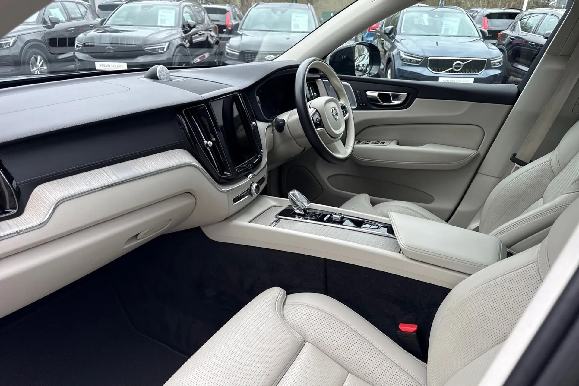 Volvo XC60 thumbnail image number 27