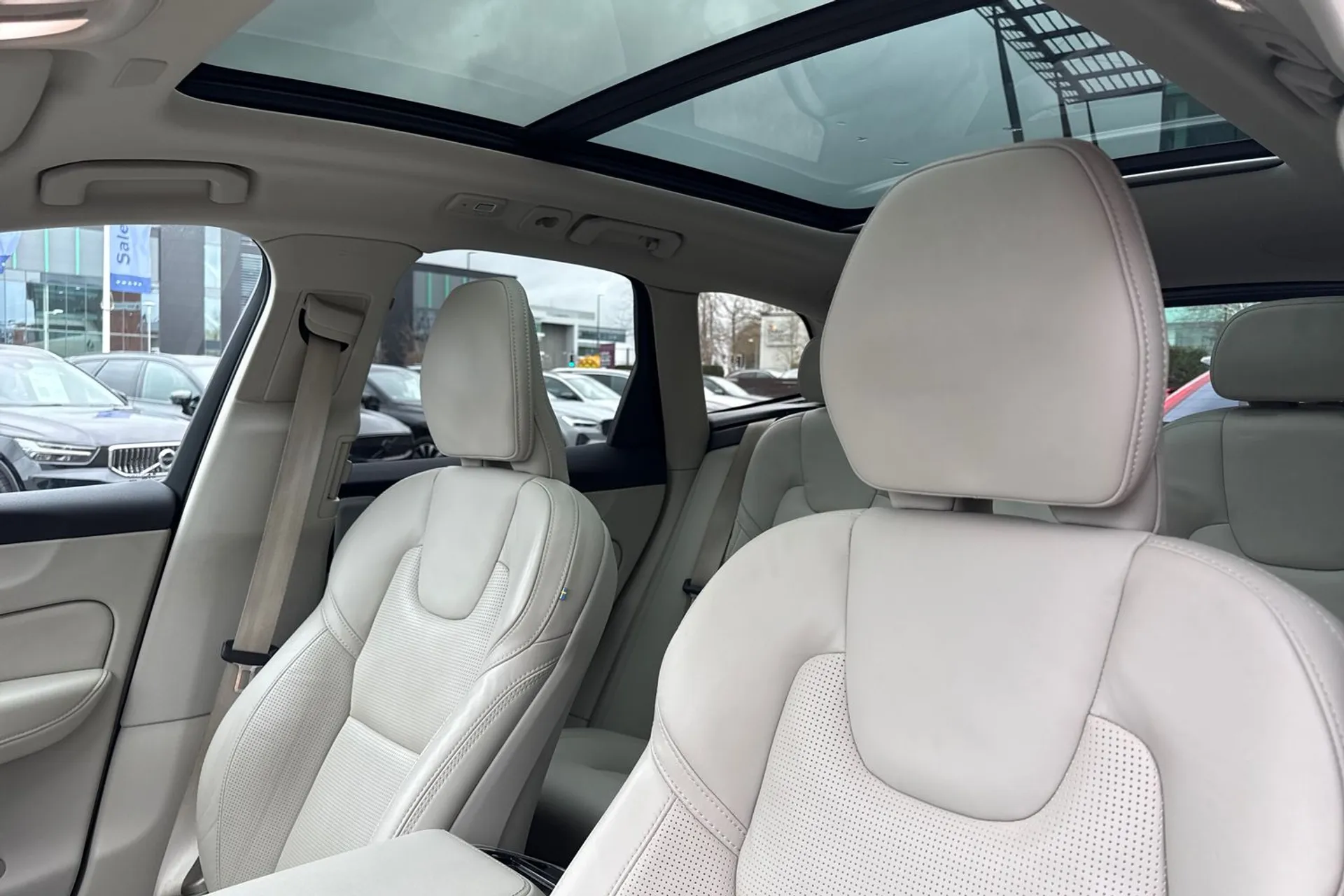 Volvo XC60 thumbnail image number 29