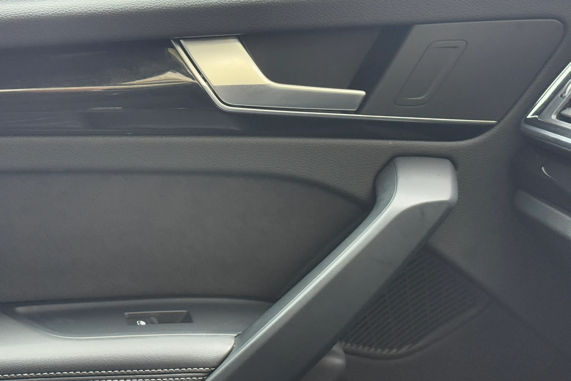 Audi Q5 thumbnail image number 24