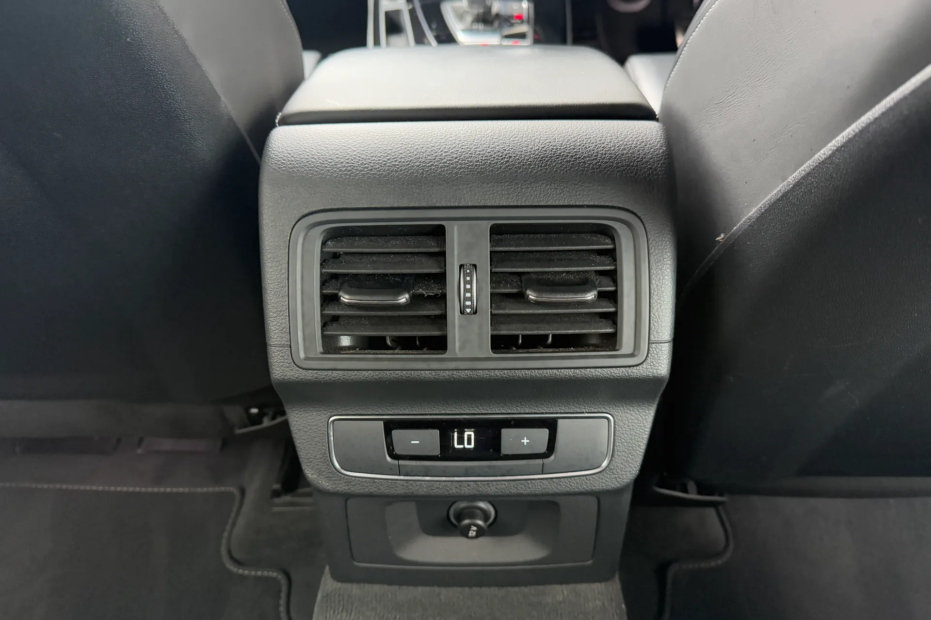 Audi Q5 thumbnail image number 34