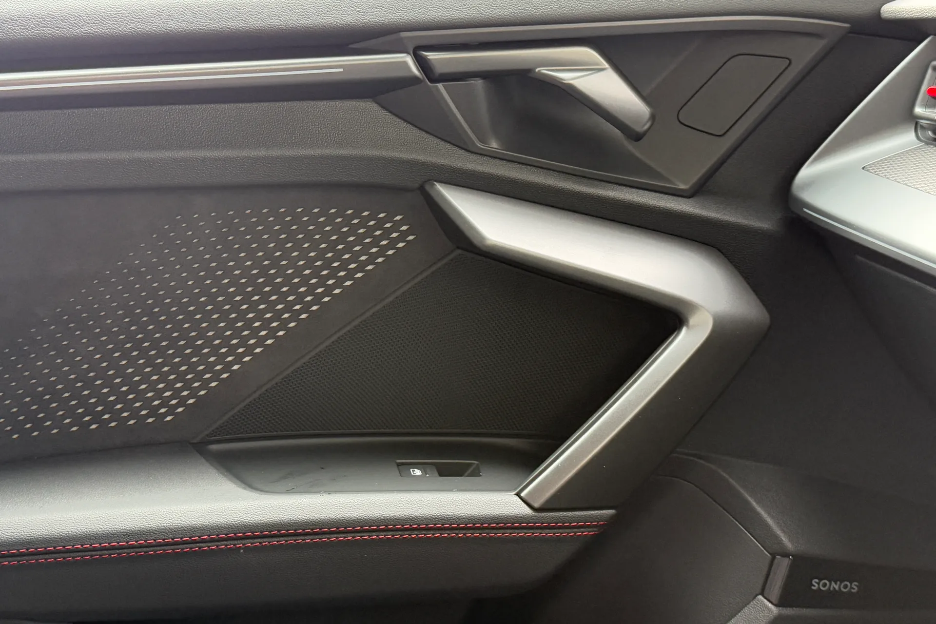 Audi RS3 thumbnail image number 31