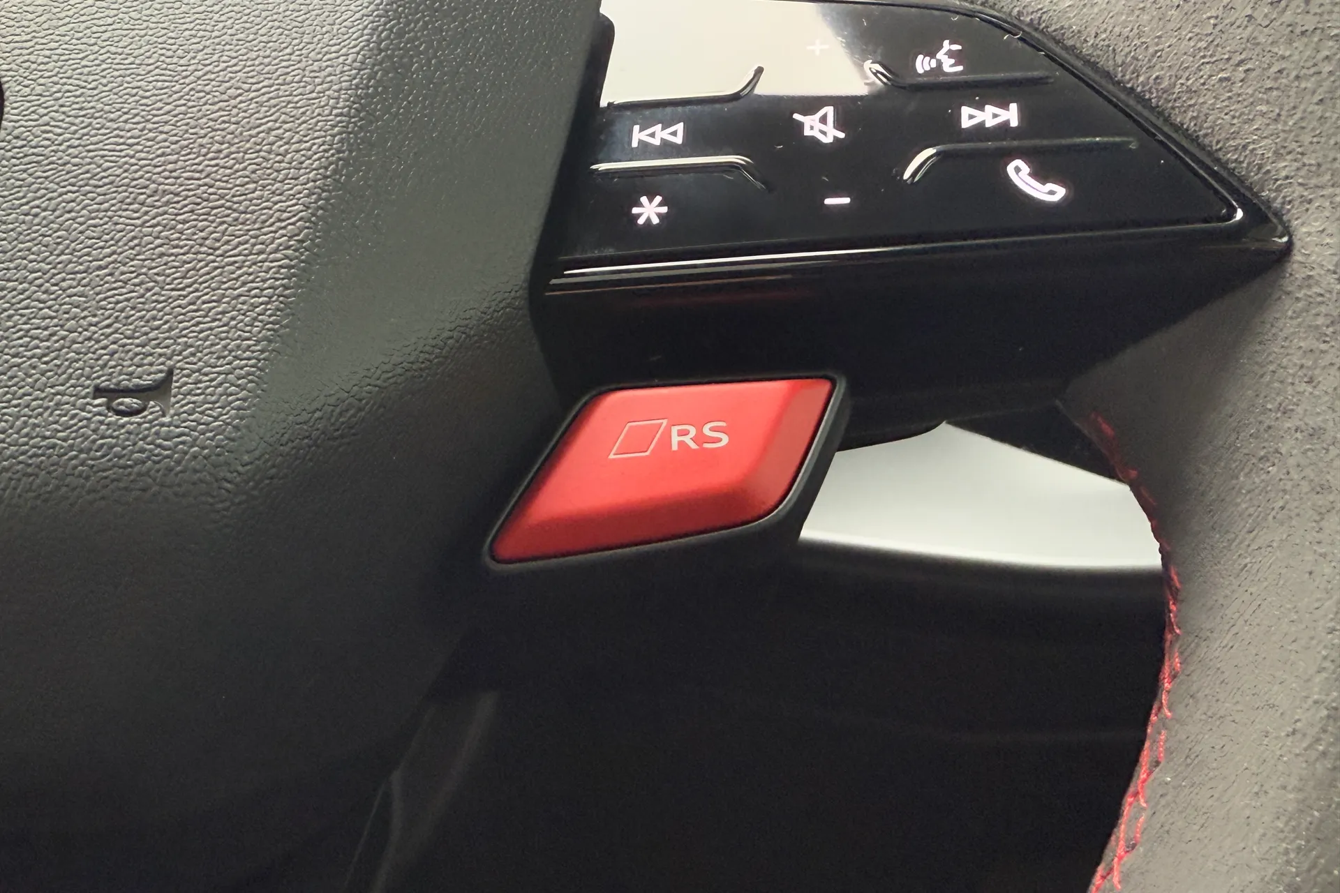 Audi RS3 thumbnail image number 17