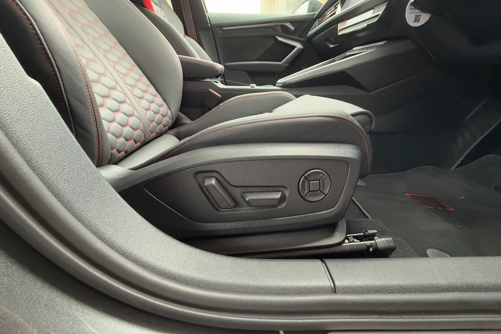 Audi RS3 thumbnail image number 7