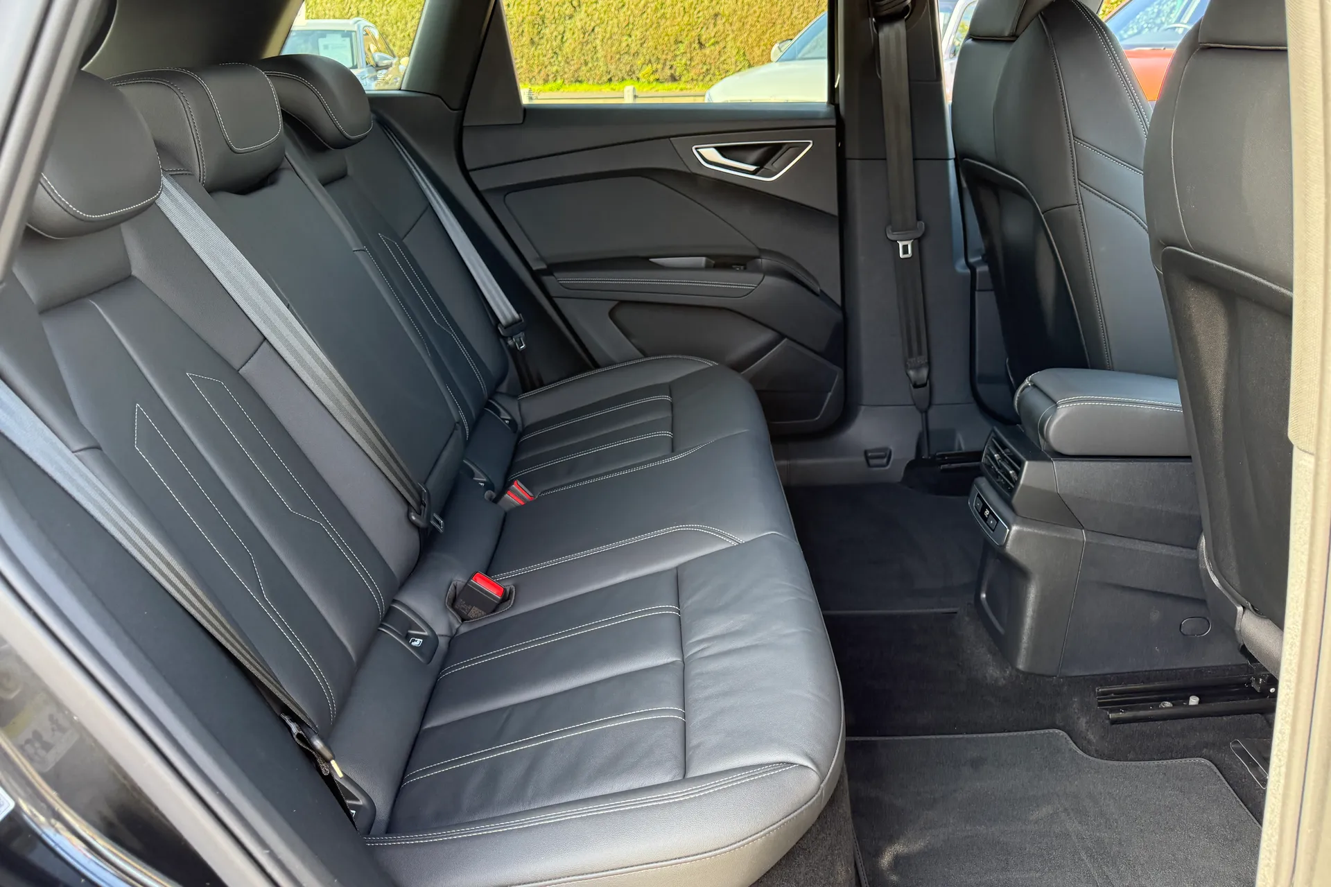 Audi Q4 thumbnail image number 44