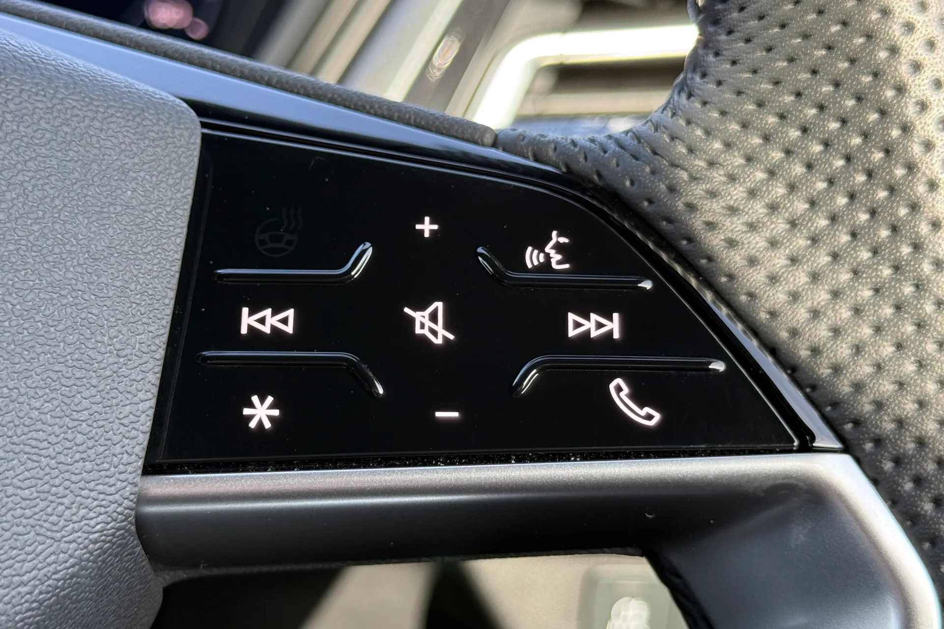 Audi Q4 thumbnail image number 21