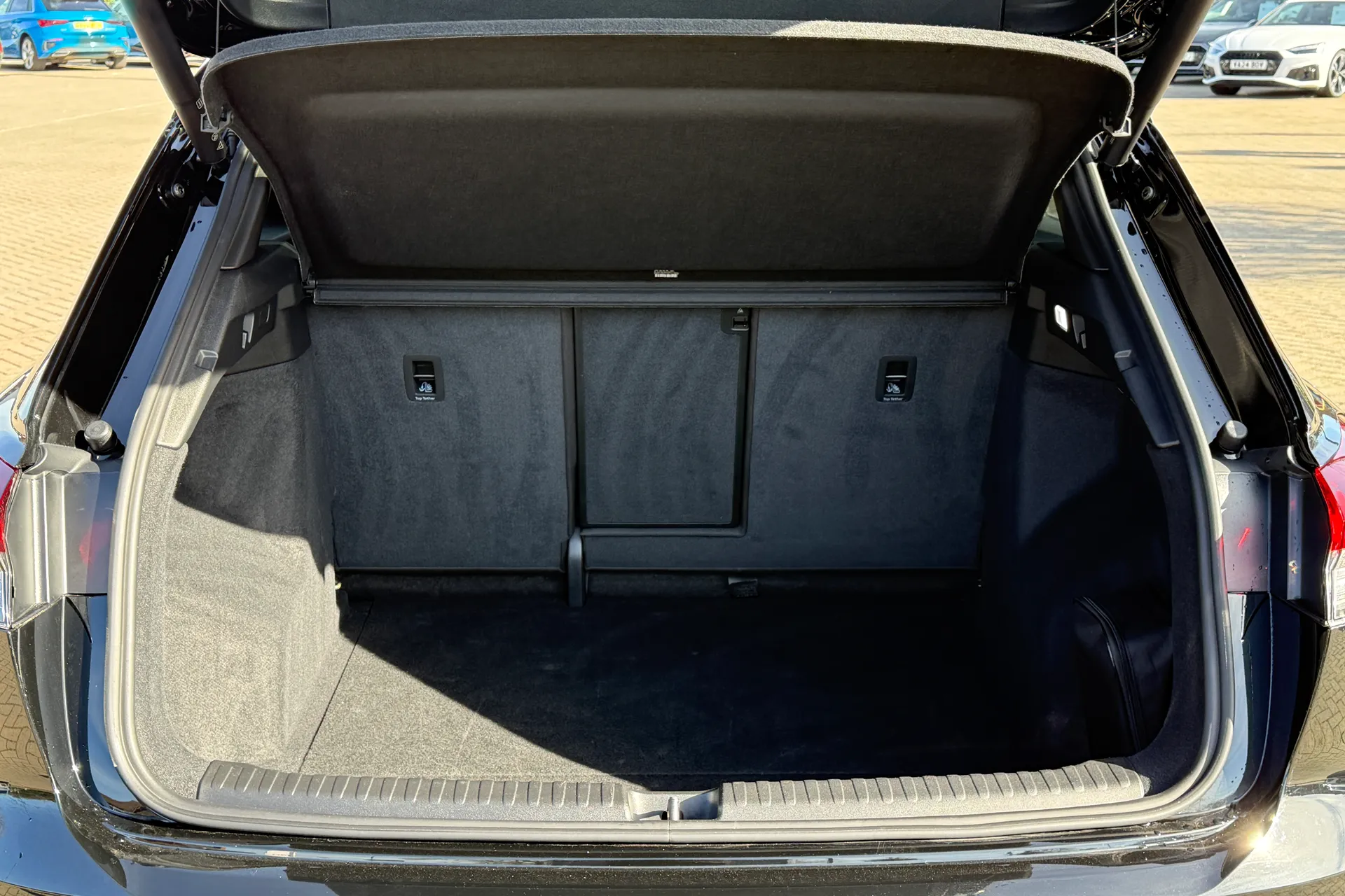 Audi Q4 thumbnail image number 34