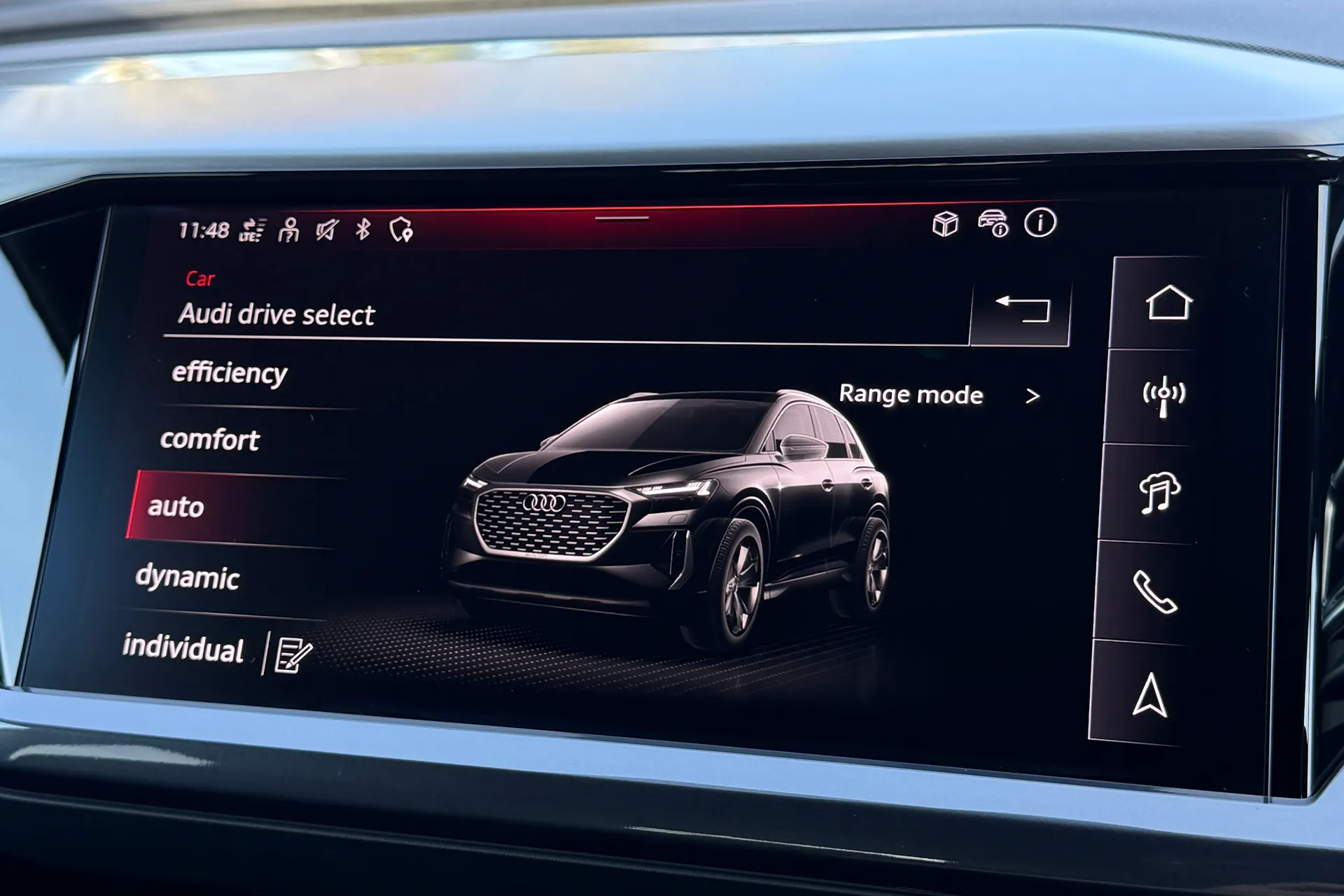 Audi Q4 thumbnail image number 8