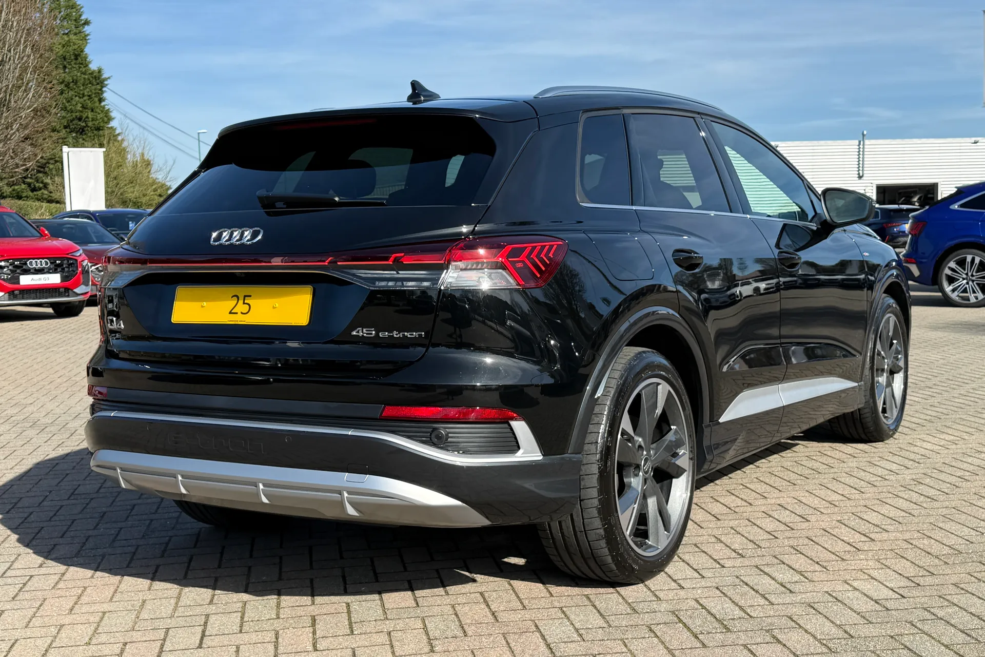 Audi Q4 thumbnail image number 31