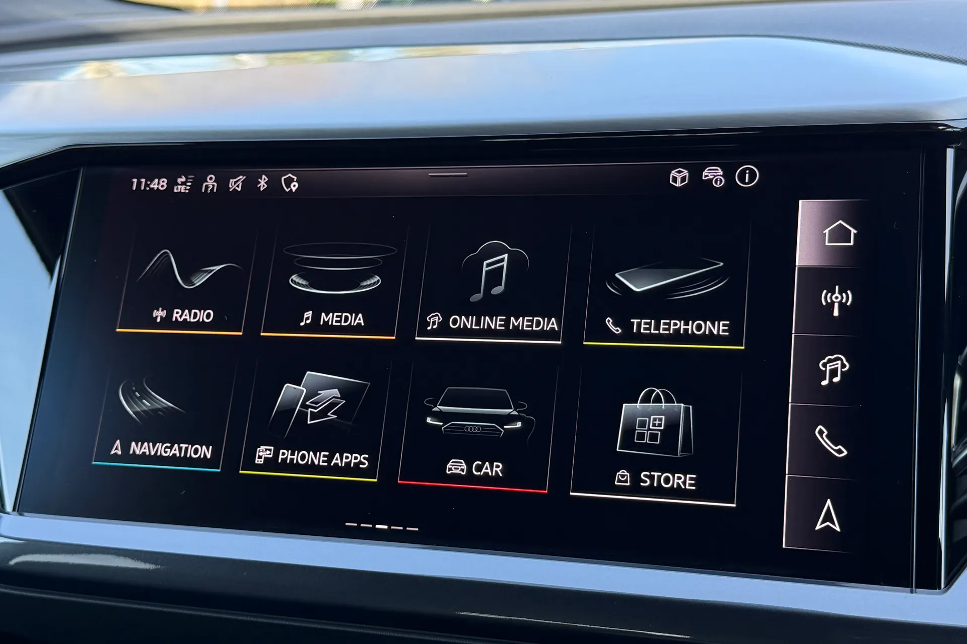 Audi Q4 thumbnail image number 13