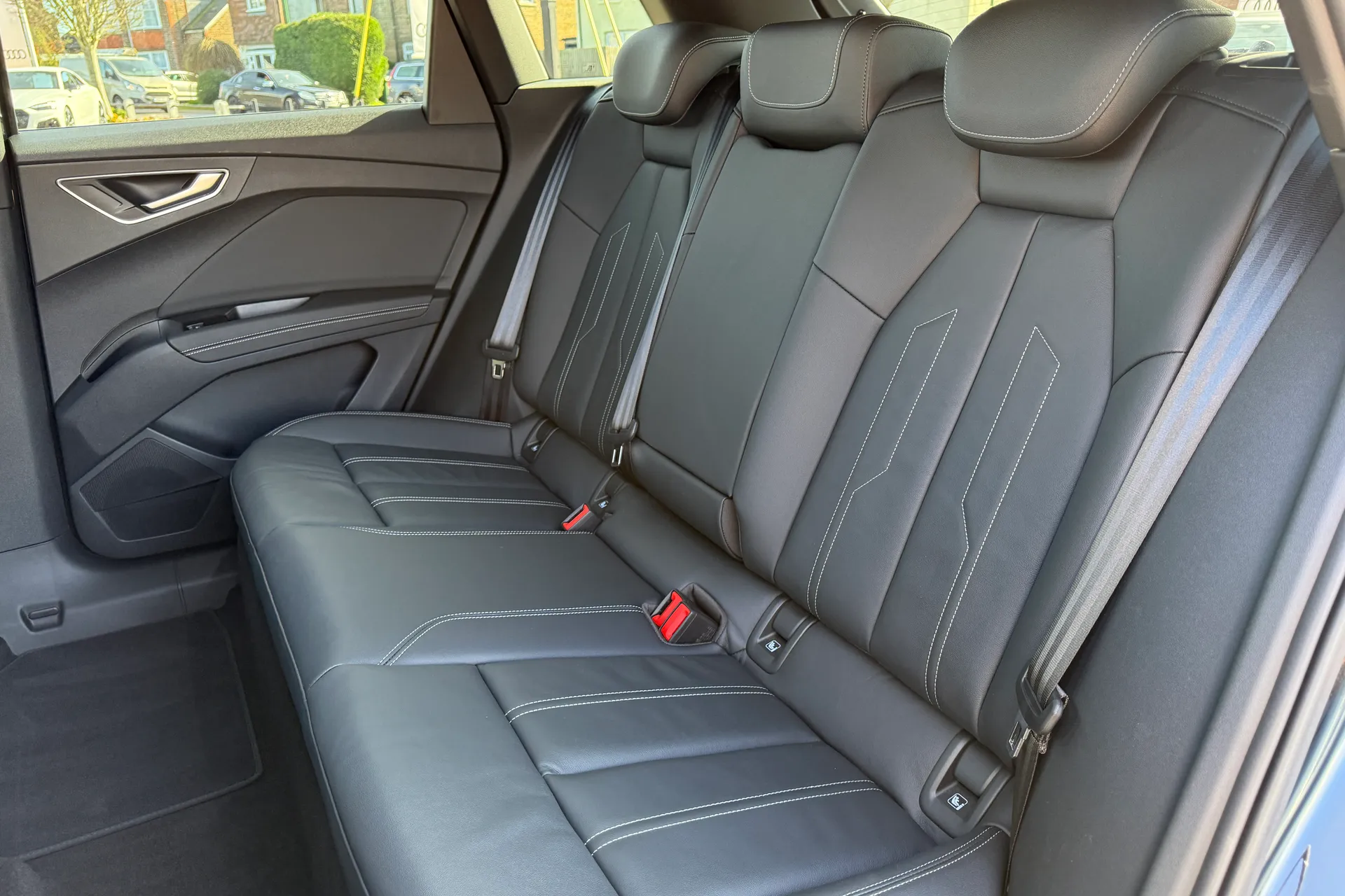 Audi Q4 thumbnail image number 42