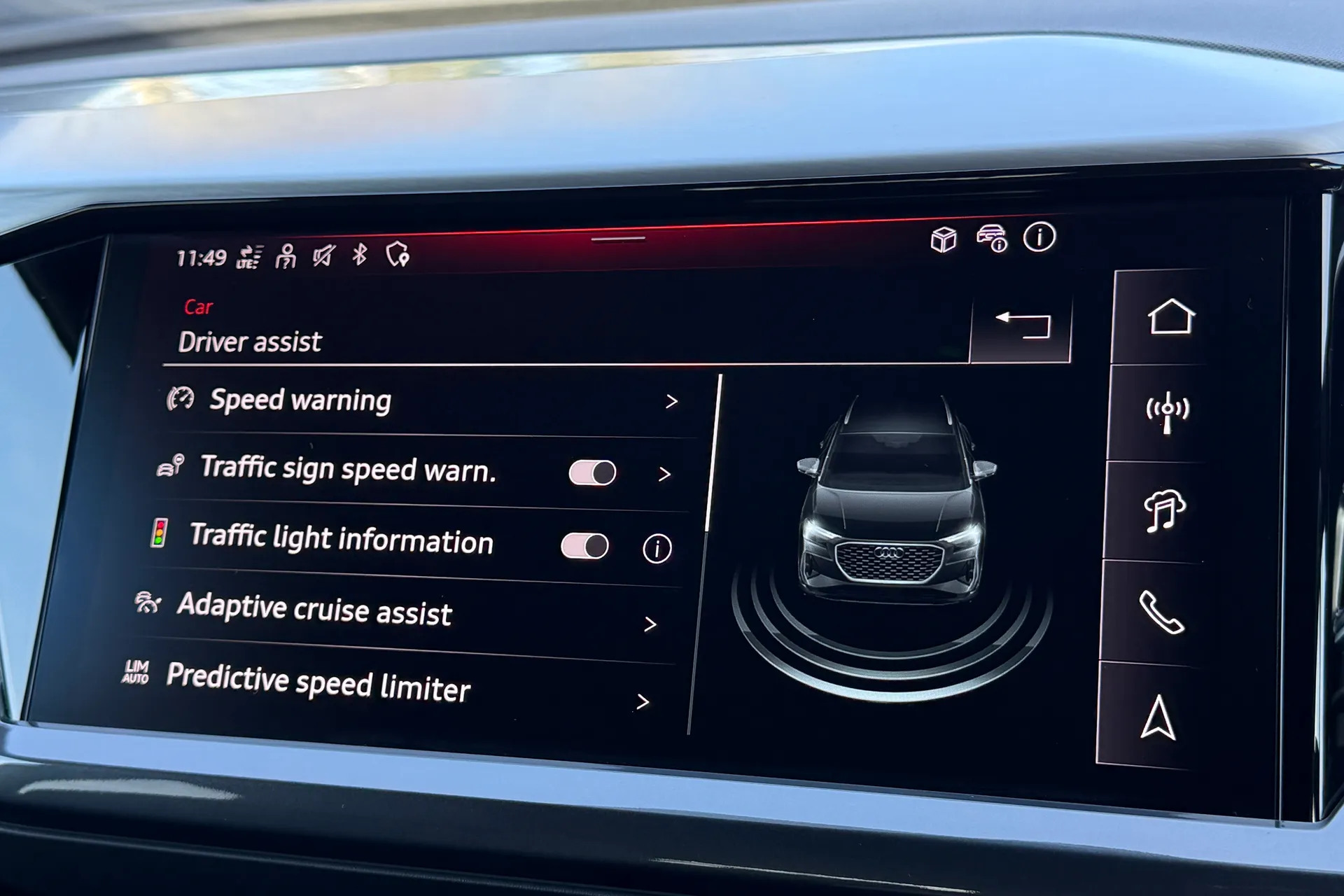 Audi Q4 thumbnail image number 9