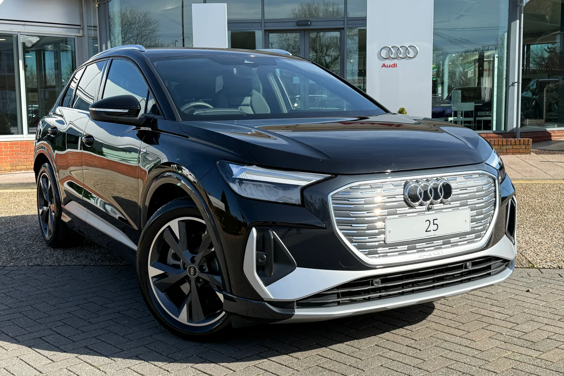 Audi Q4 thumbnail image number 23