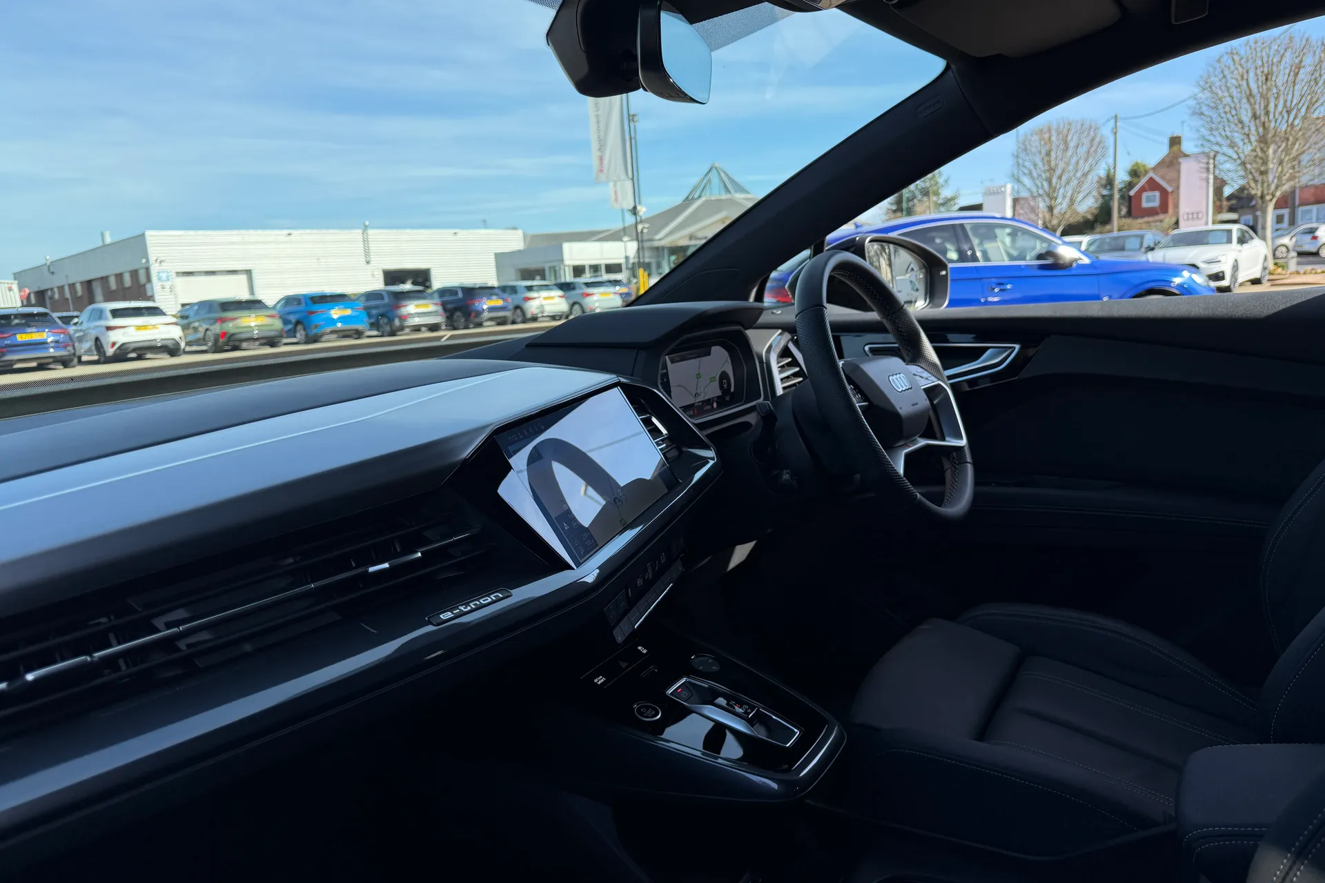 Audi Q4 thumbnail image number 28