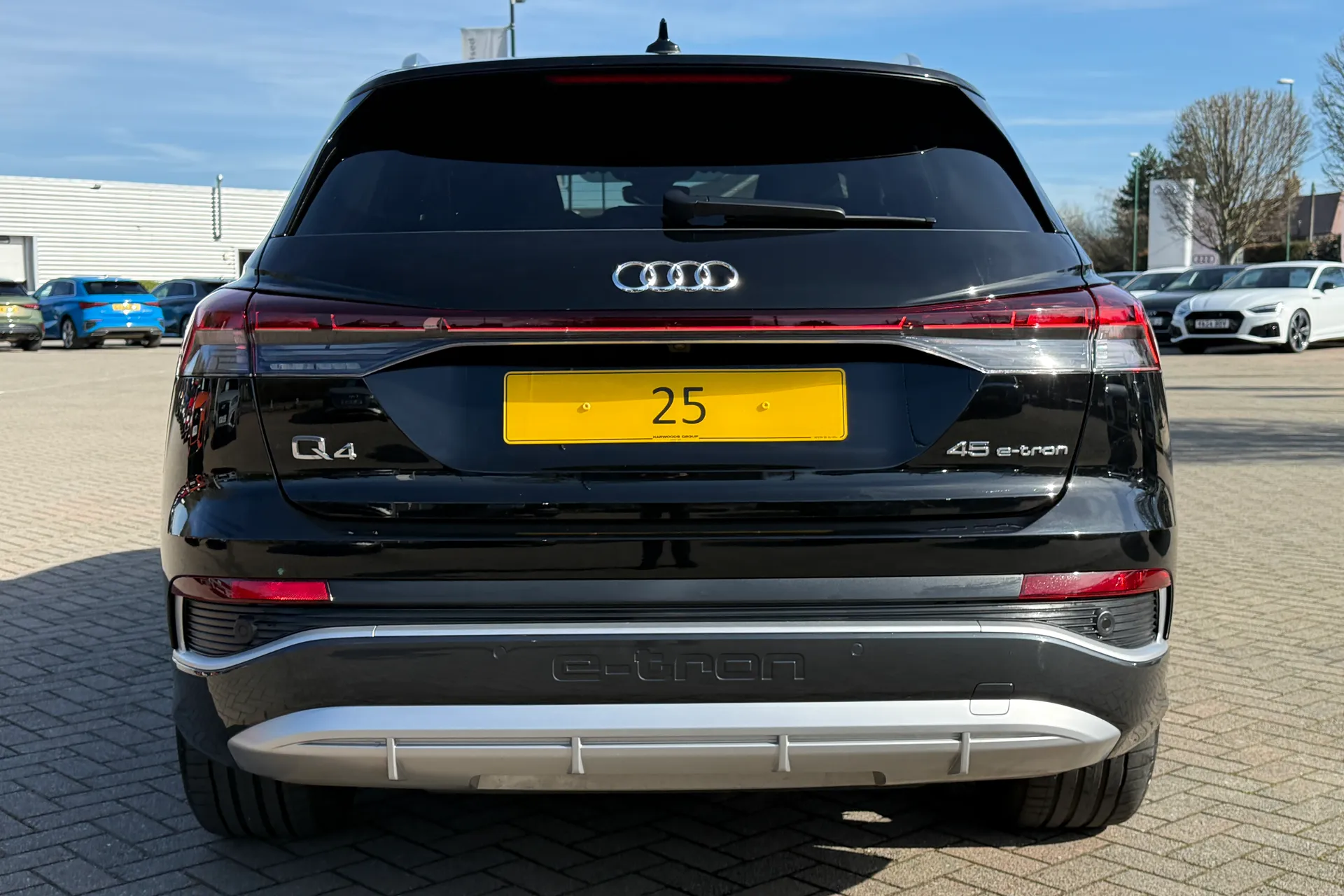 Audi Q4 thumbnail image number 32