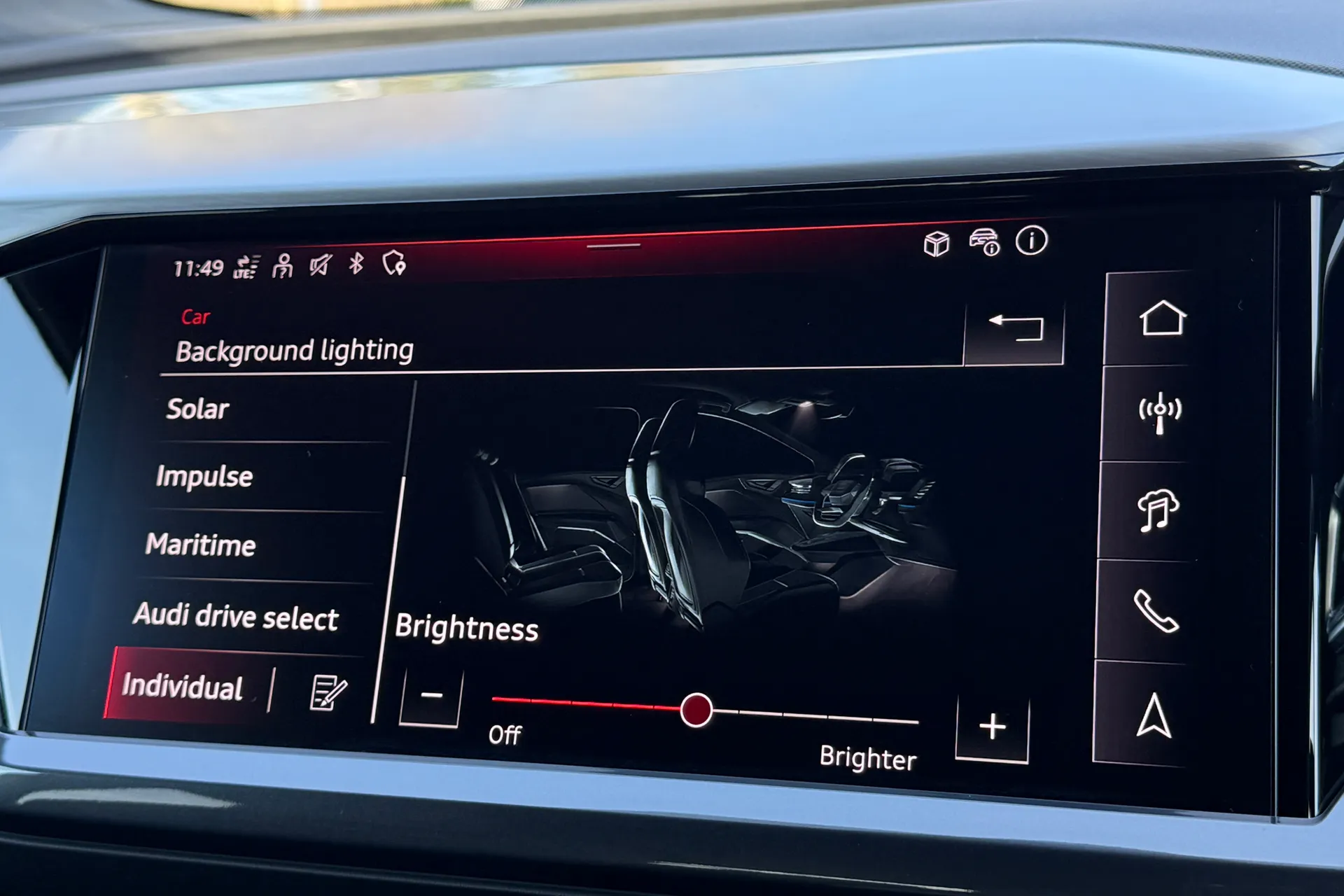 Audi Q4 thumbnail image number 11