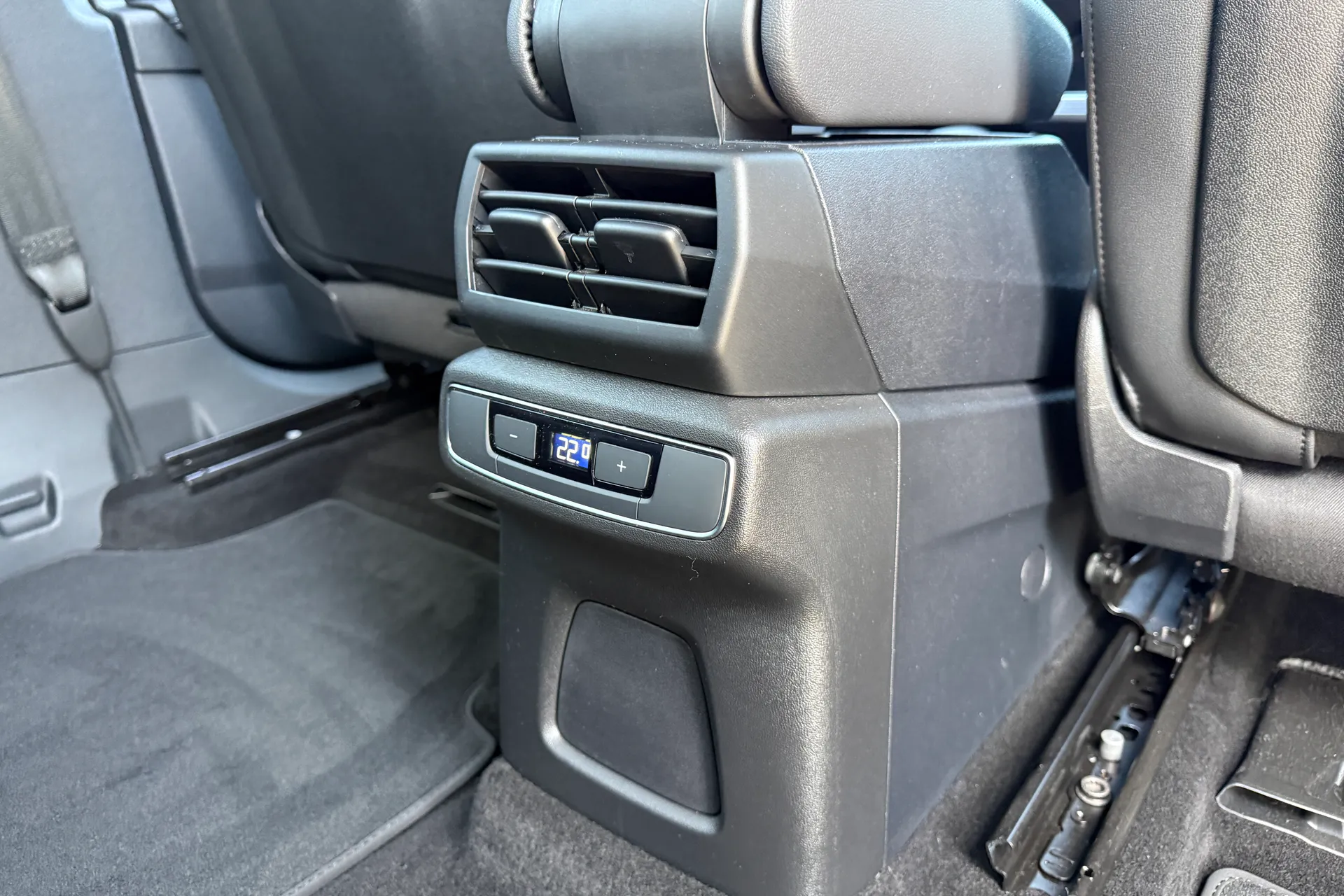 Audi Q4 thumbnail image number 47