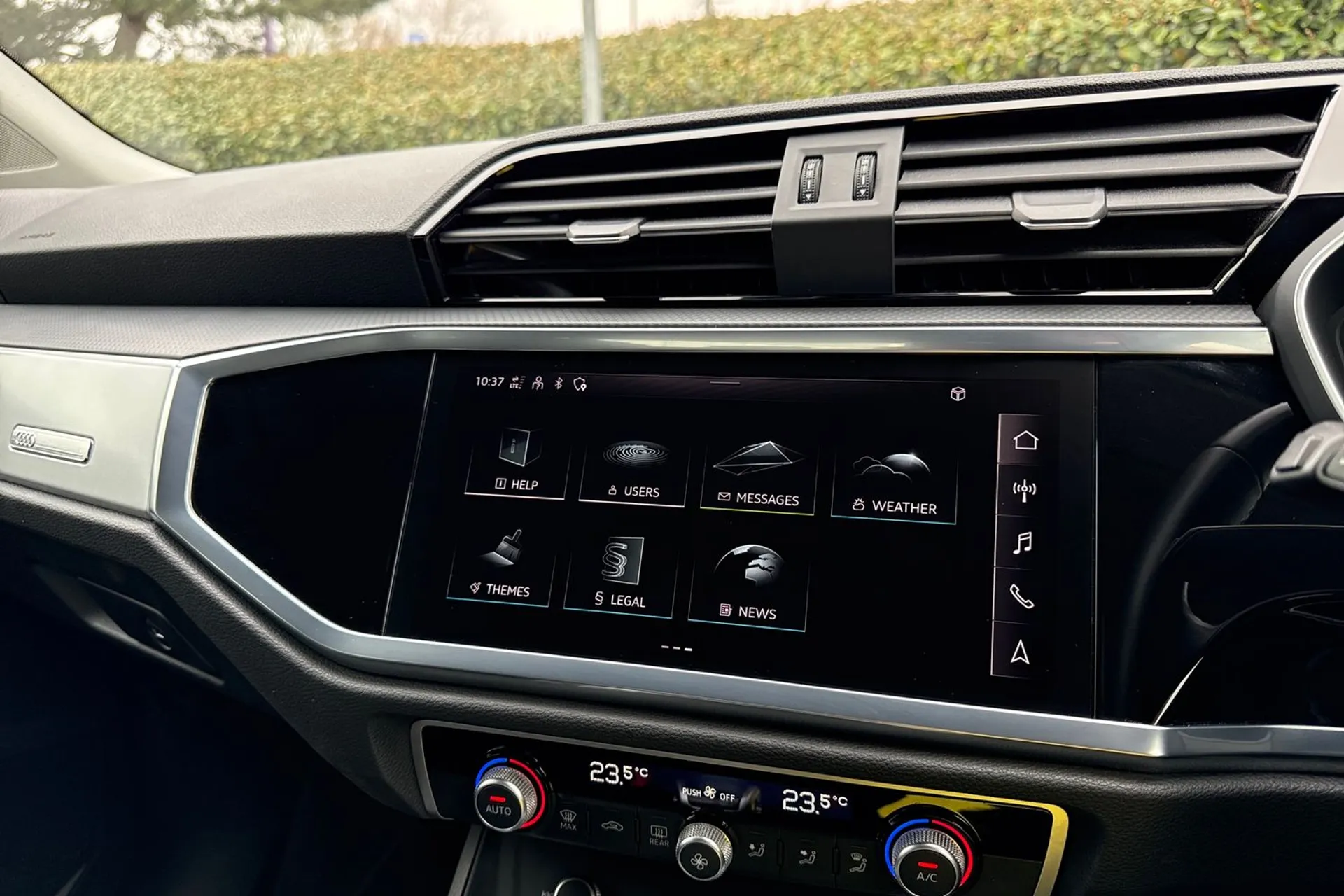 Audi Q3 thumbnail image number 27