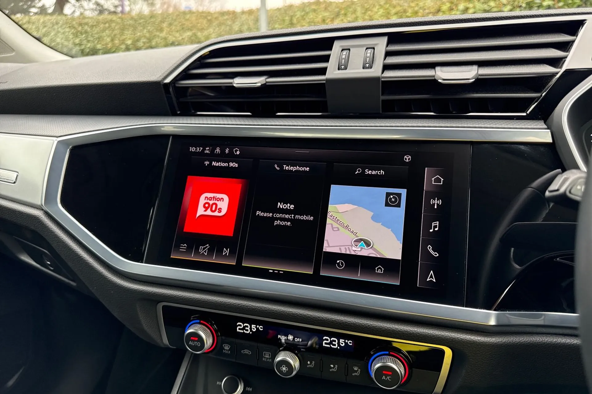 Audi Q3 thumbnail image number 16