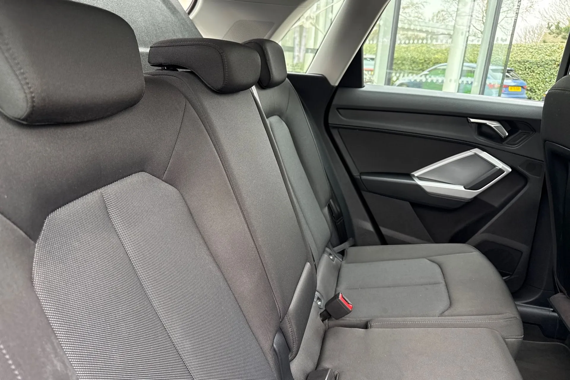 Audi Q3 thumbnail image number 42