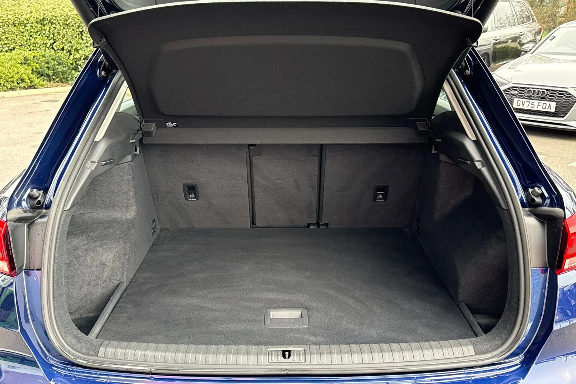 Audi Q3 thumbnail image number 37