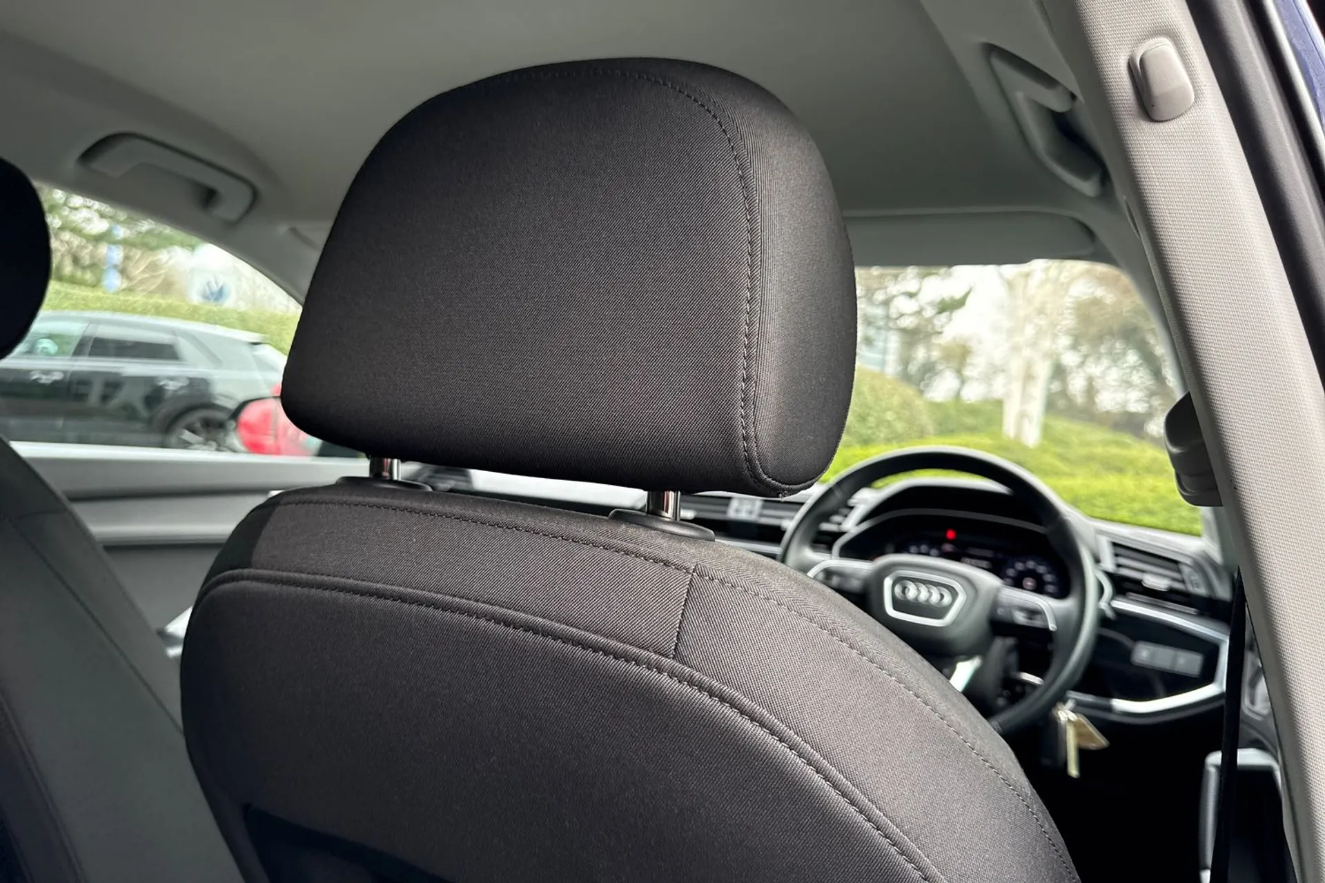 Audi Q3 thumbnail image number 43