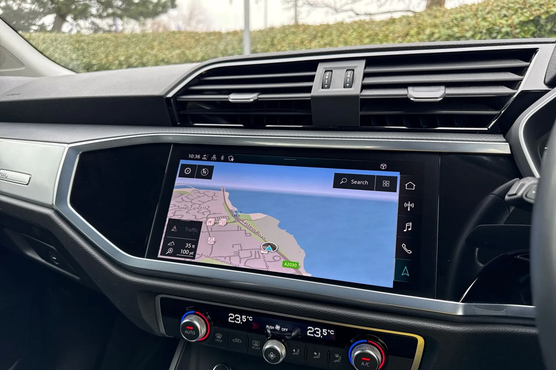 Audi Q3 thumbnail image number 20