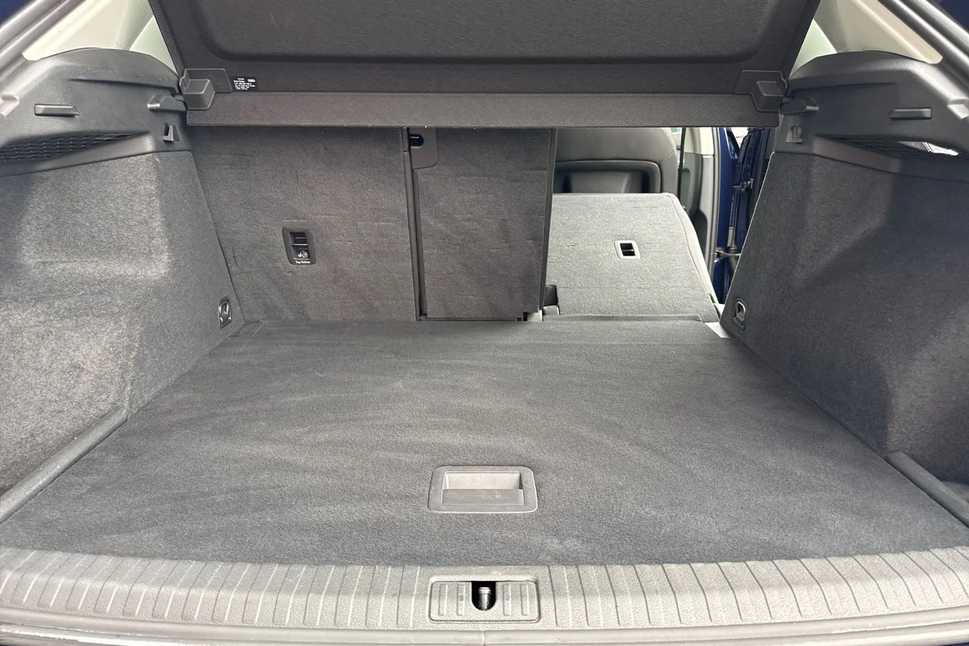 Audi Q3 thumbnail image number 41