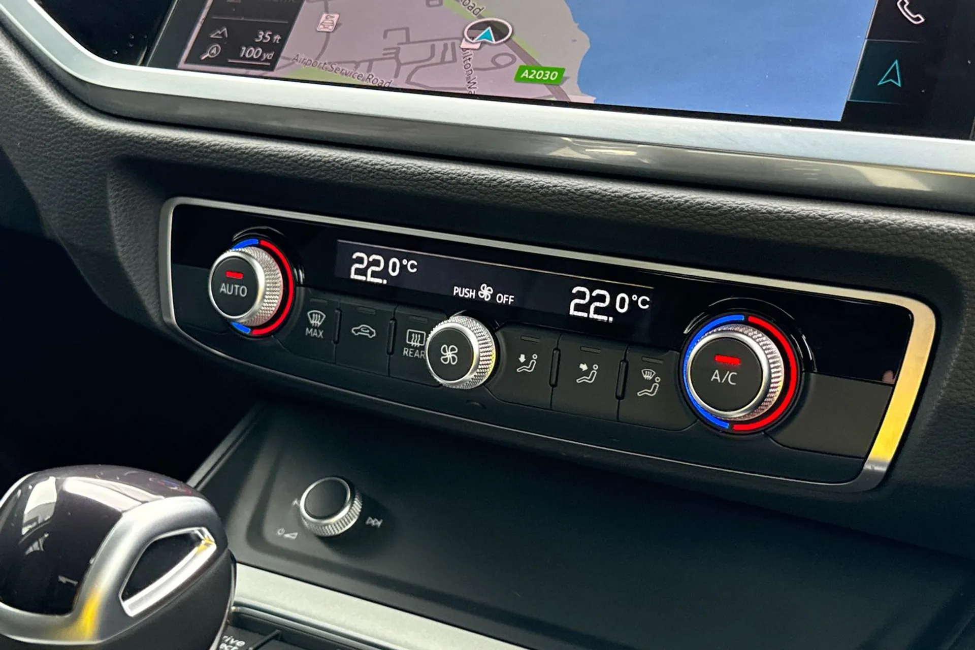 Audi Q3 thumbnail image number 10