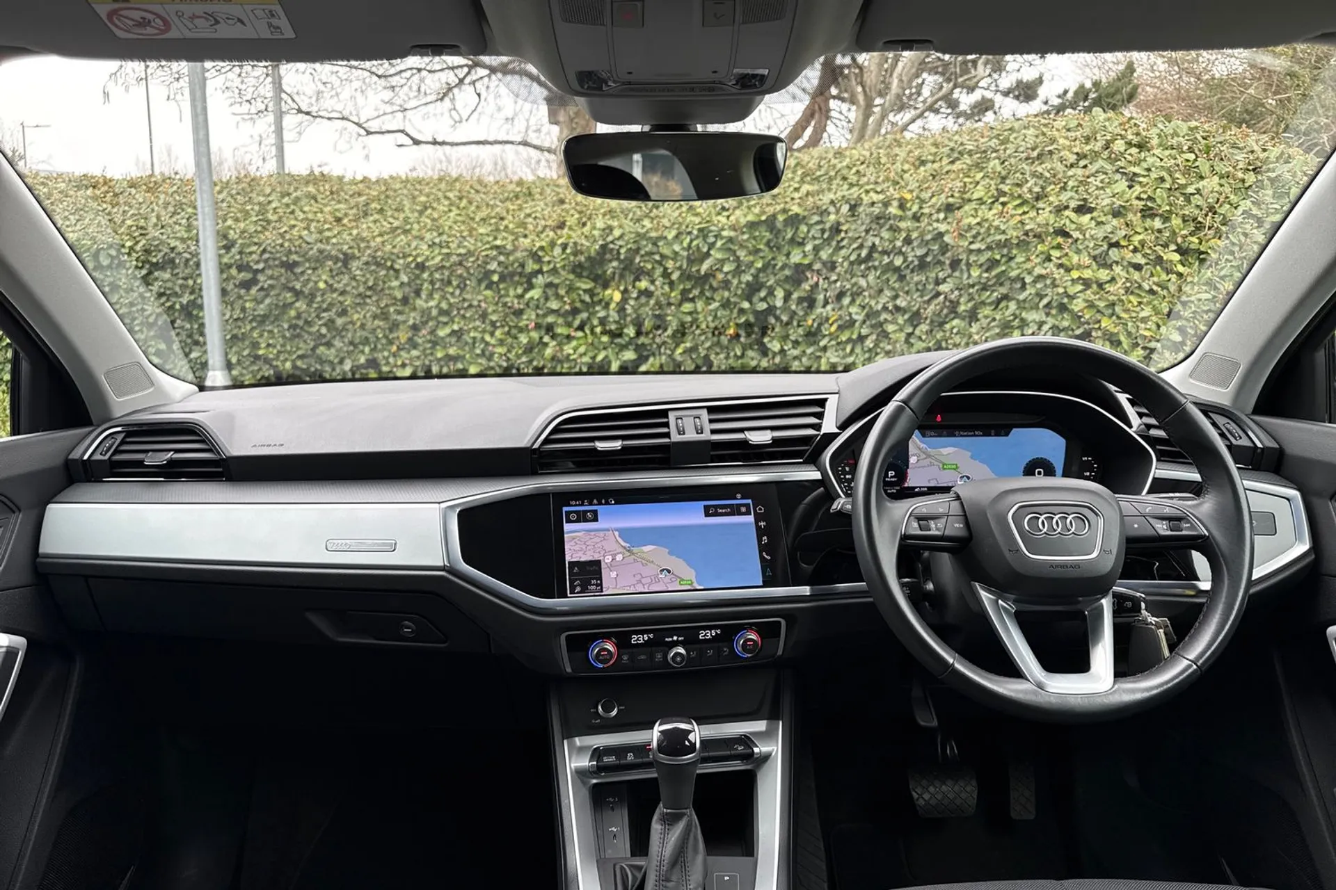 Audi Q3 thumbnail image number 3