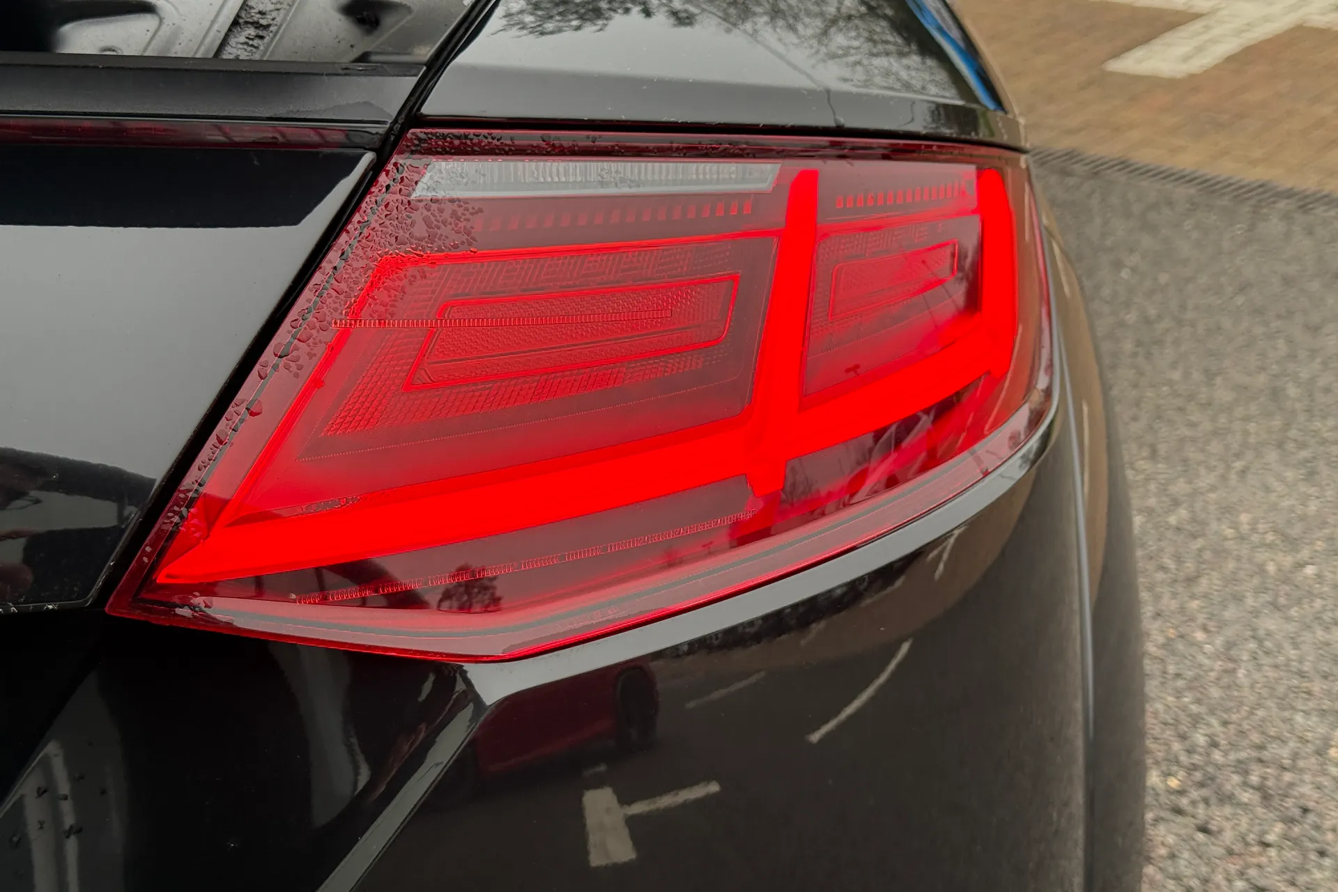 Audi TT thumbnail image number 36