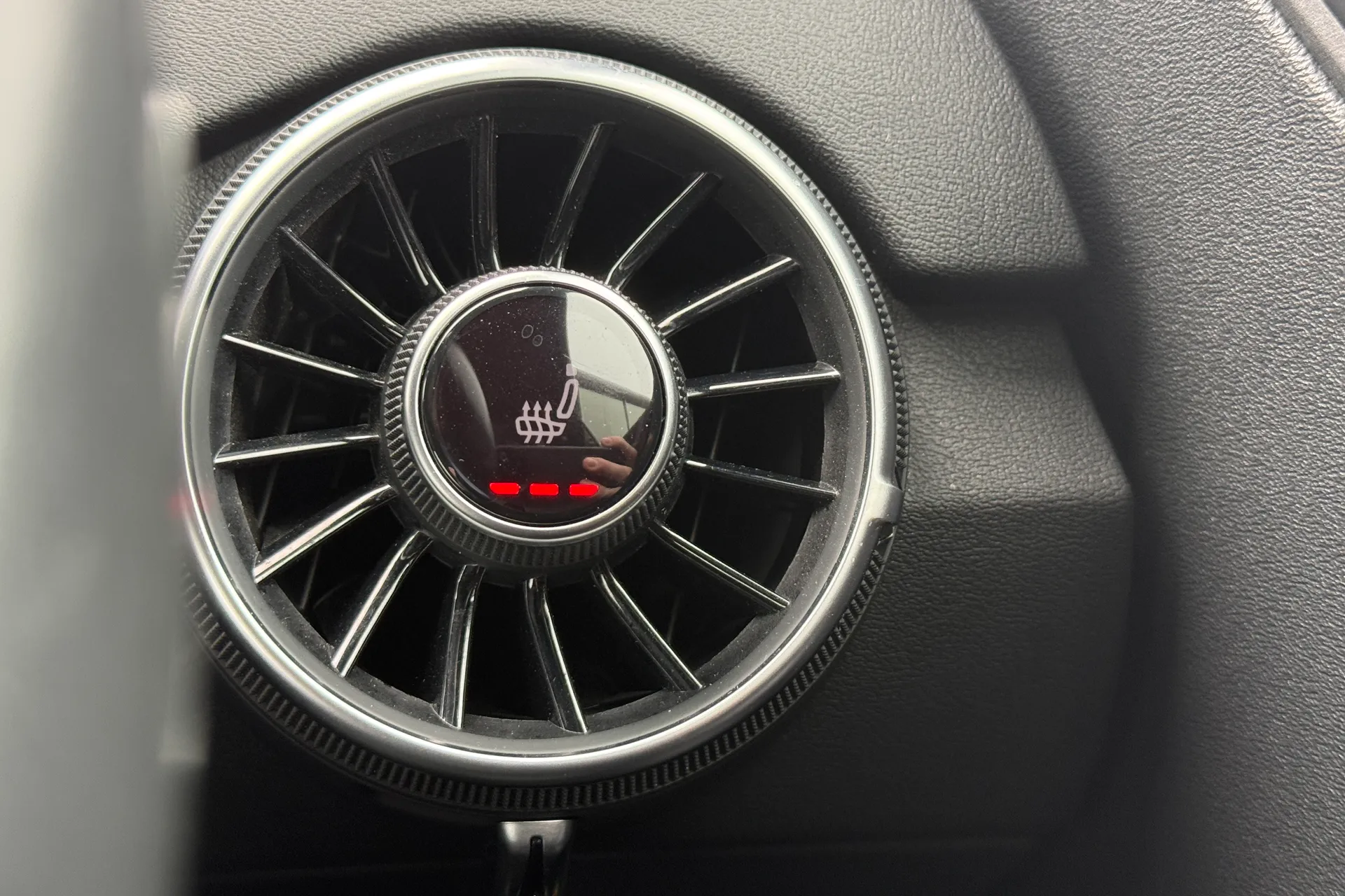 Audi TT thumbnail image number 12