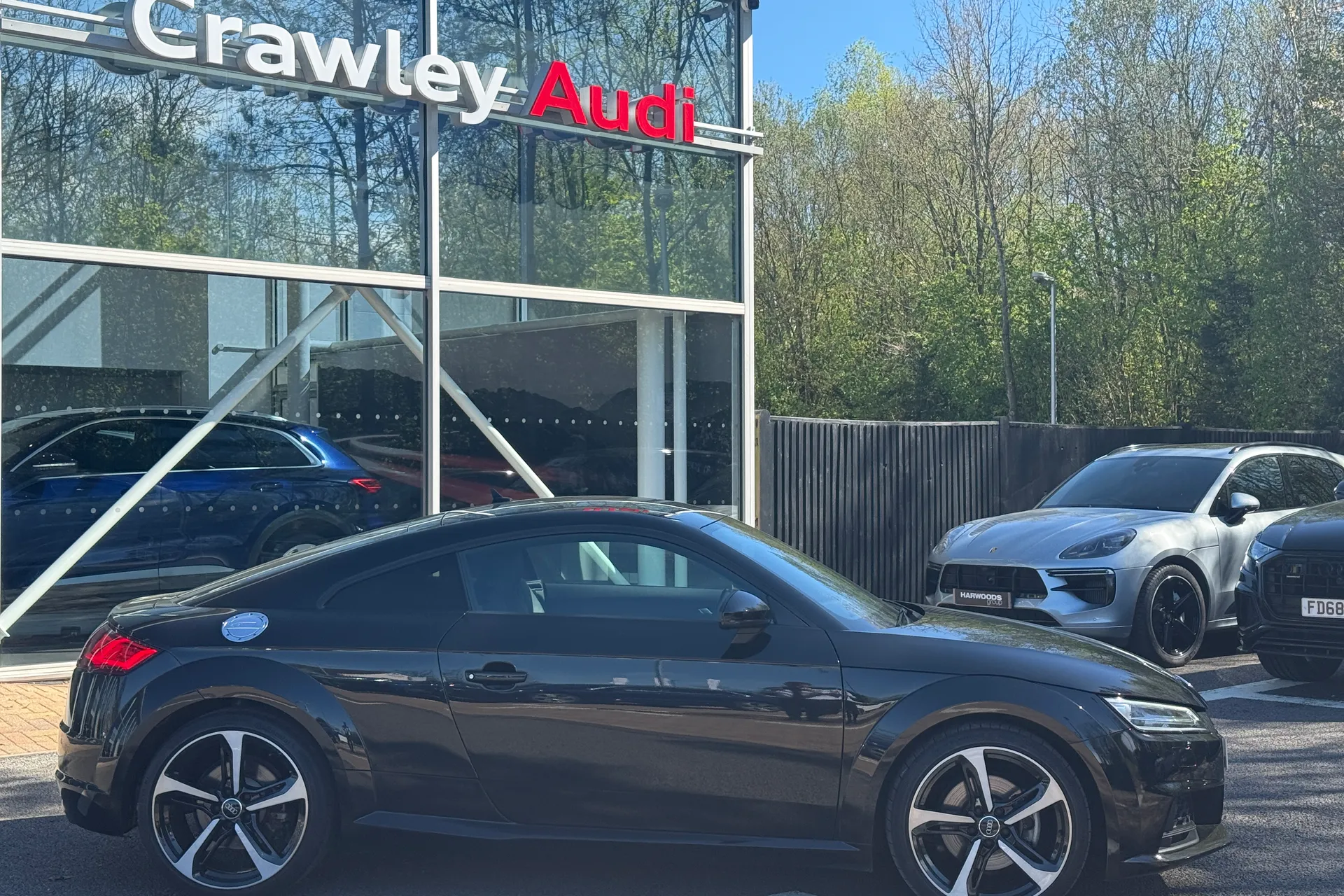 Audi TT thumbnail image number 2