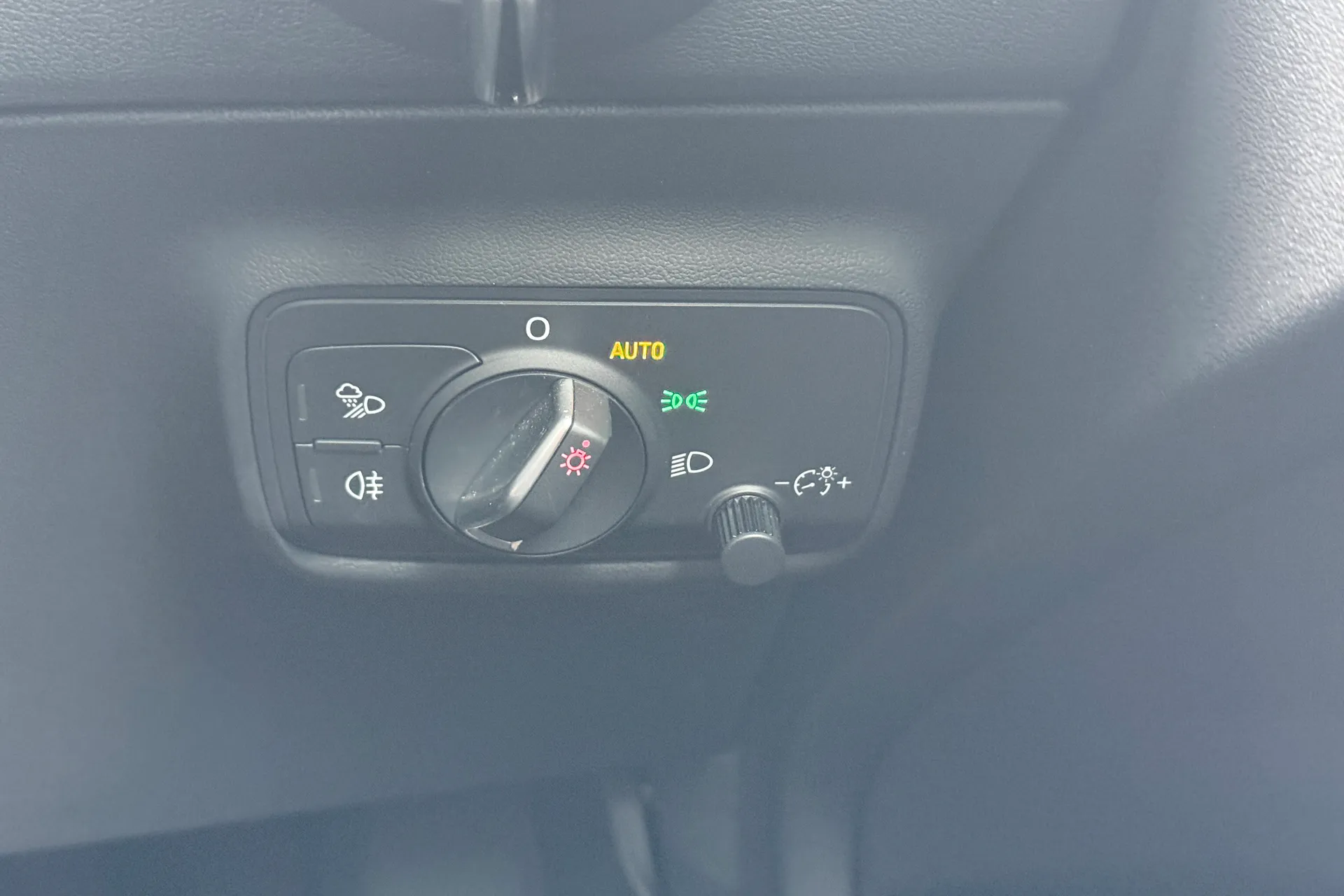 Audi TT thumbnail image number 11