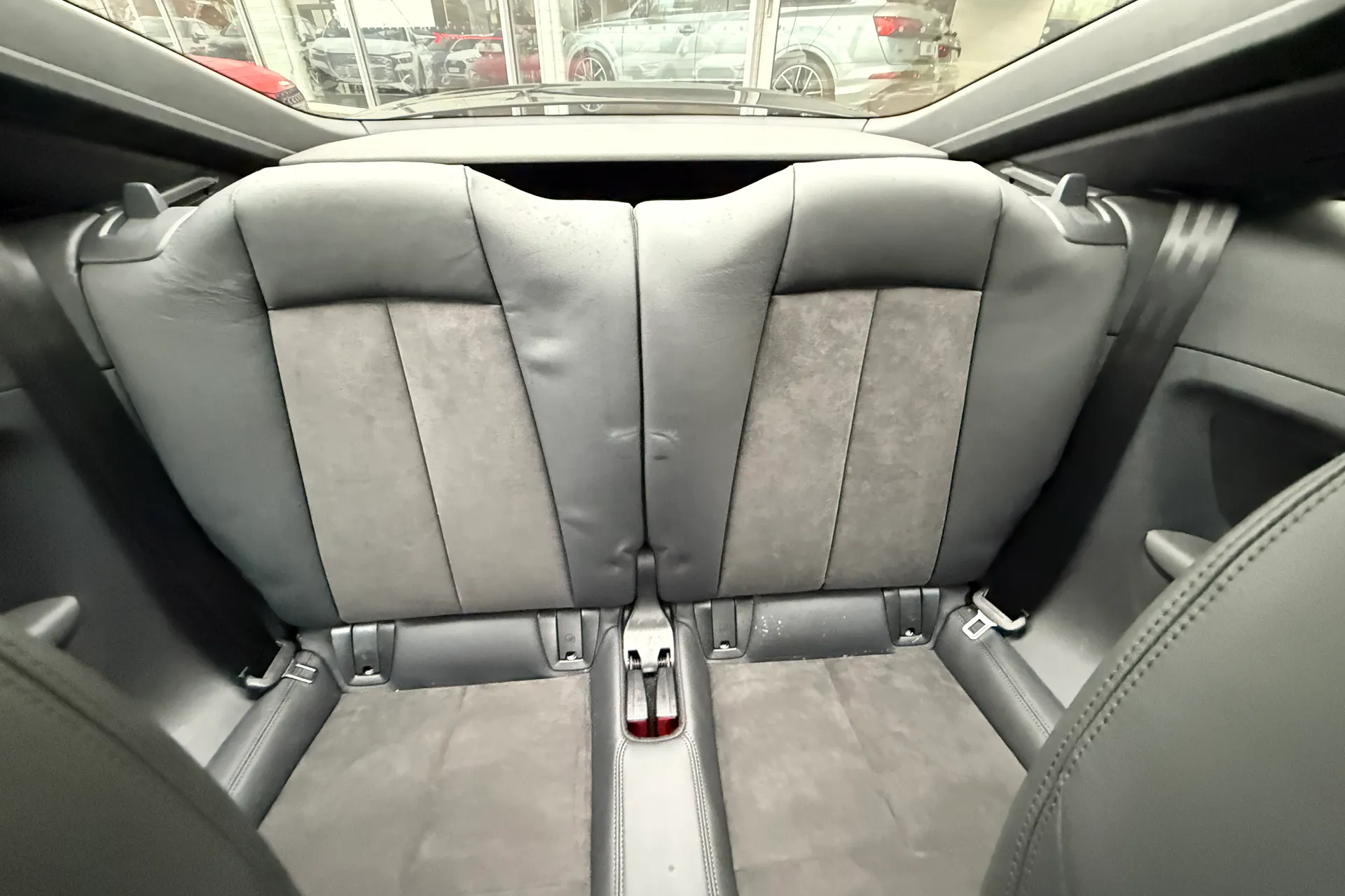 Audi TT thumbnail image number 16