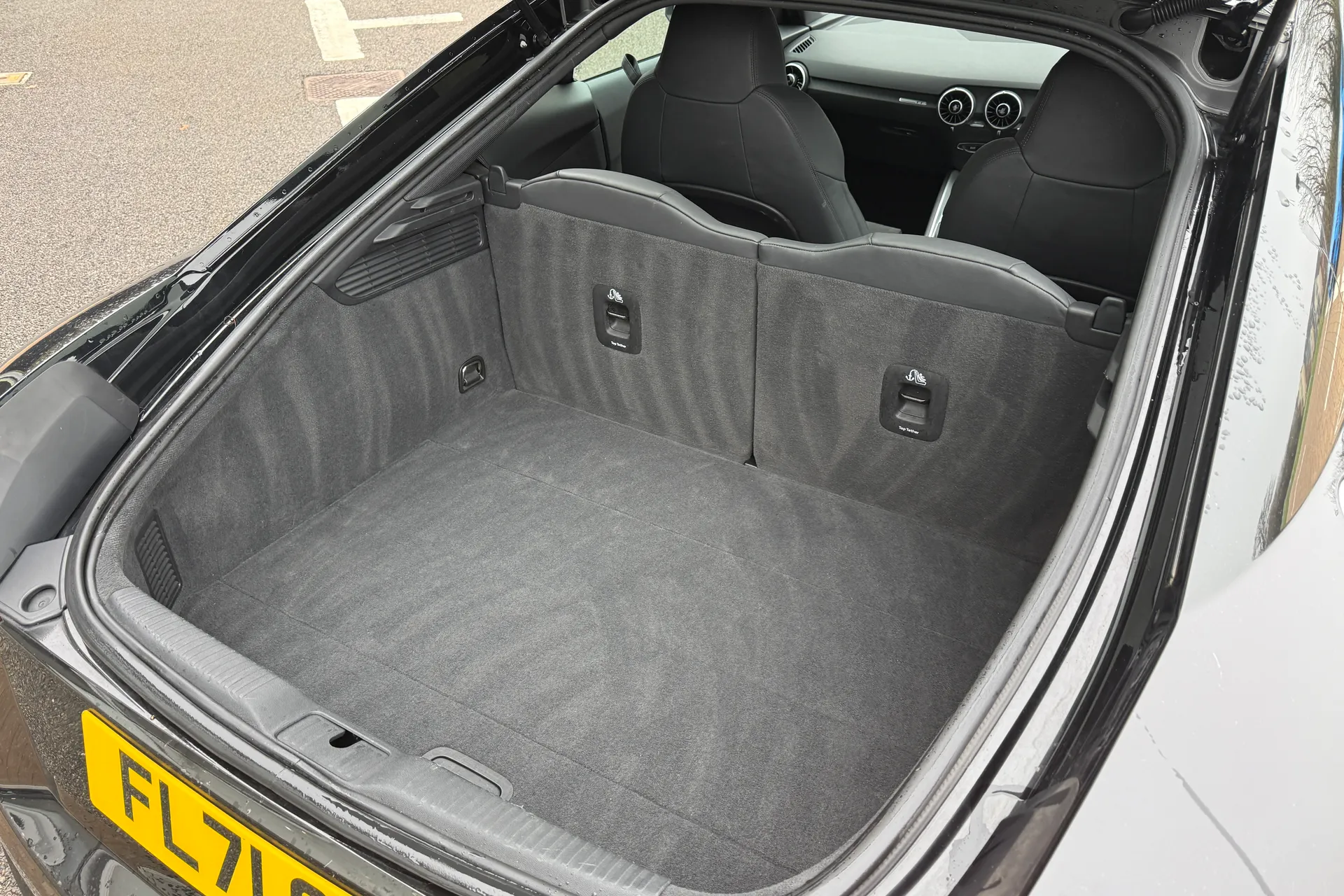 Audi TT thumbnail image number 37