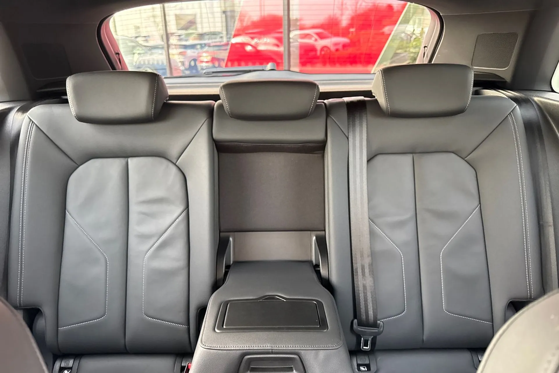 Audi Q3 thumbnail image number 31