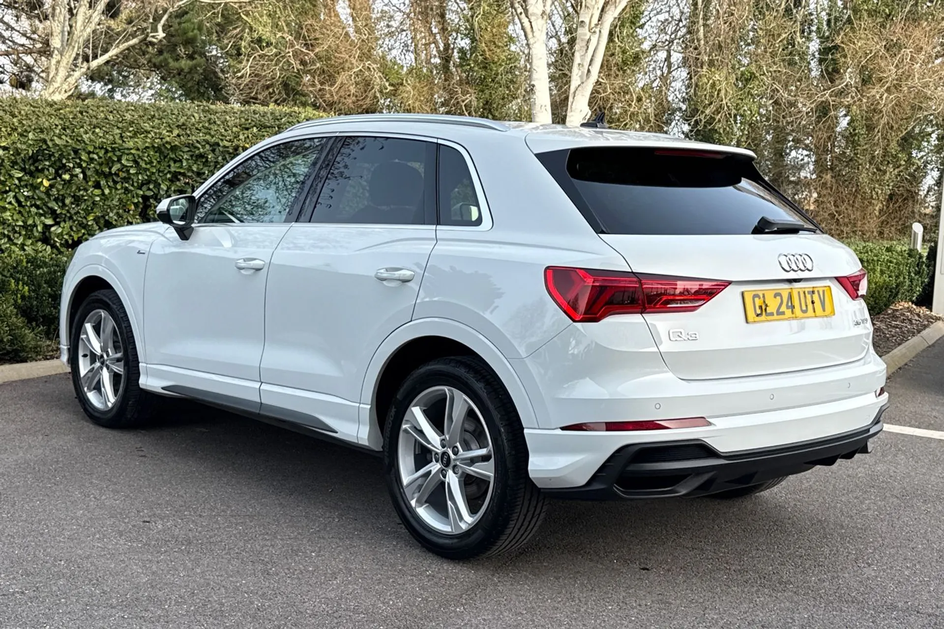 Audi Q3 thumbnail image number 16