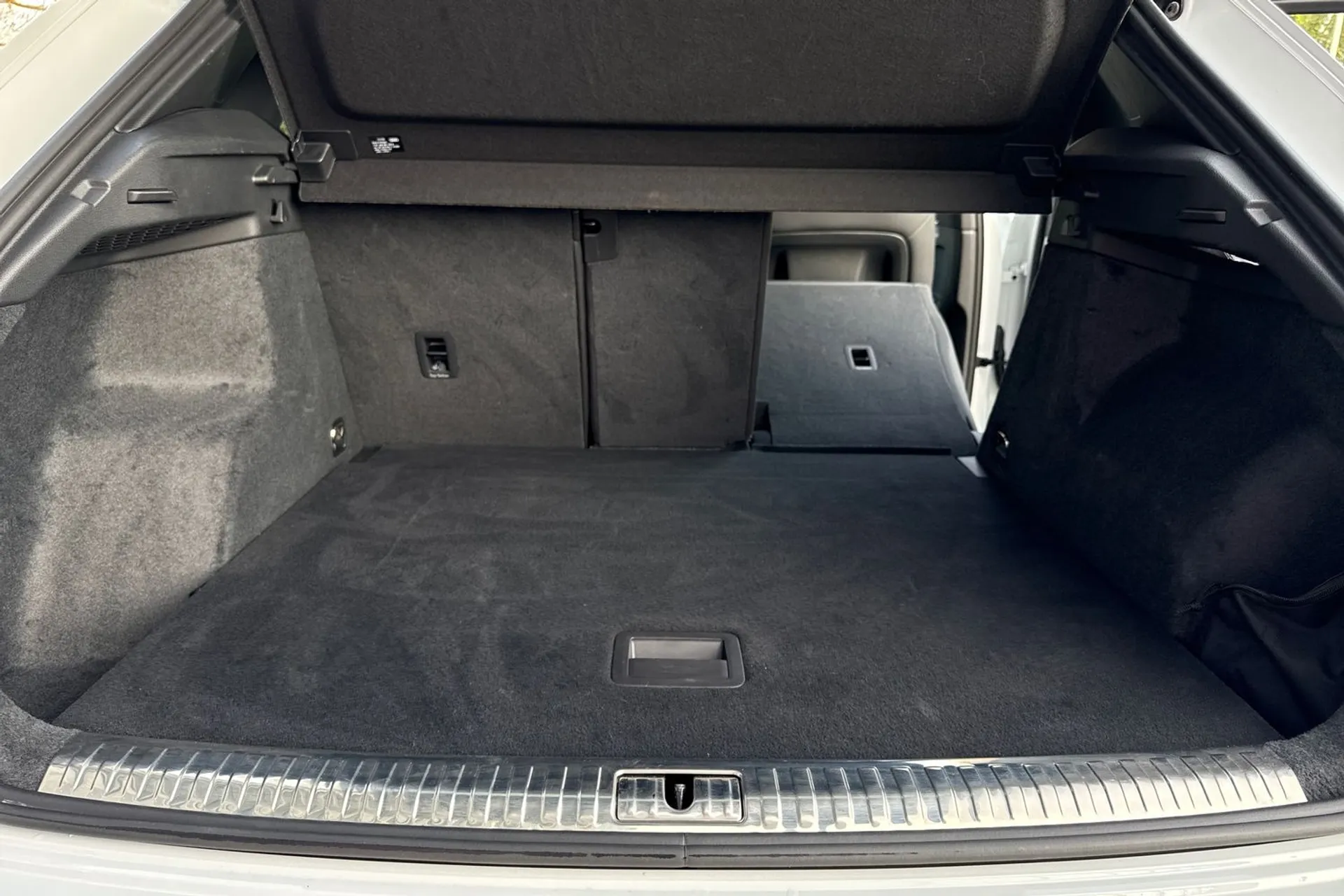 Audi Q3 thumbnail image number 35