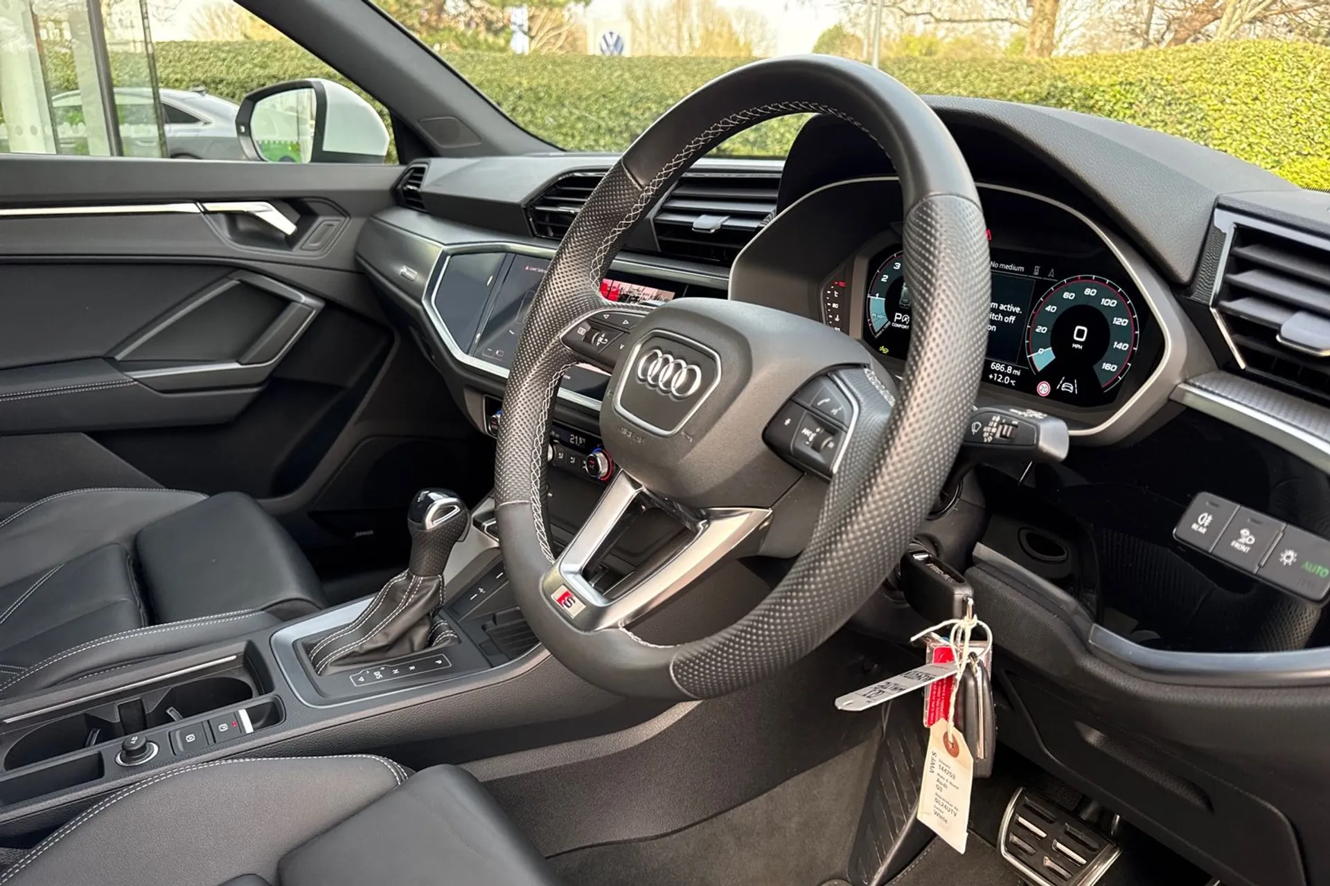 Audi Q3 thumbnail image number 41