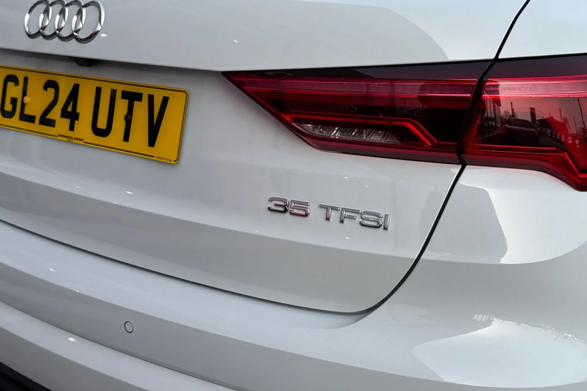 Audi Q3 thumbnail image number 30