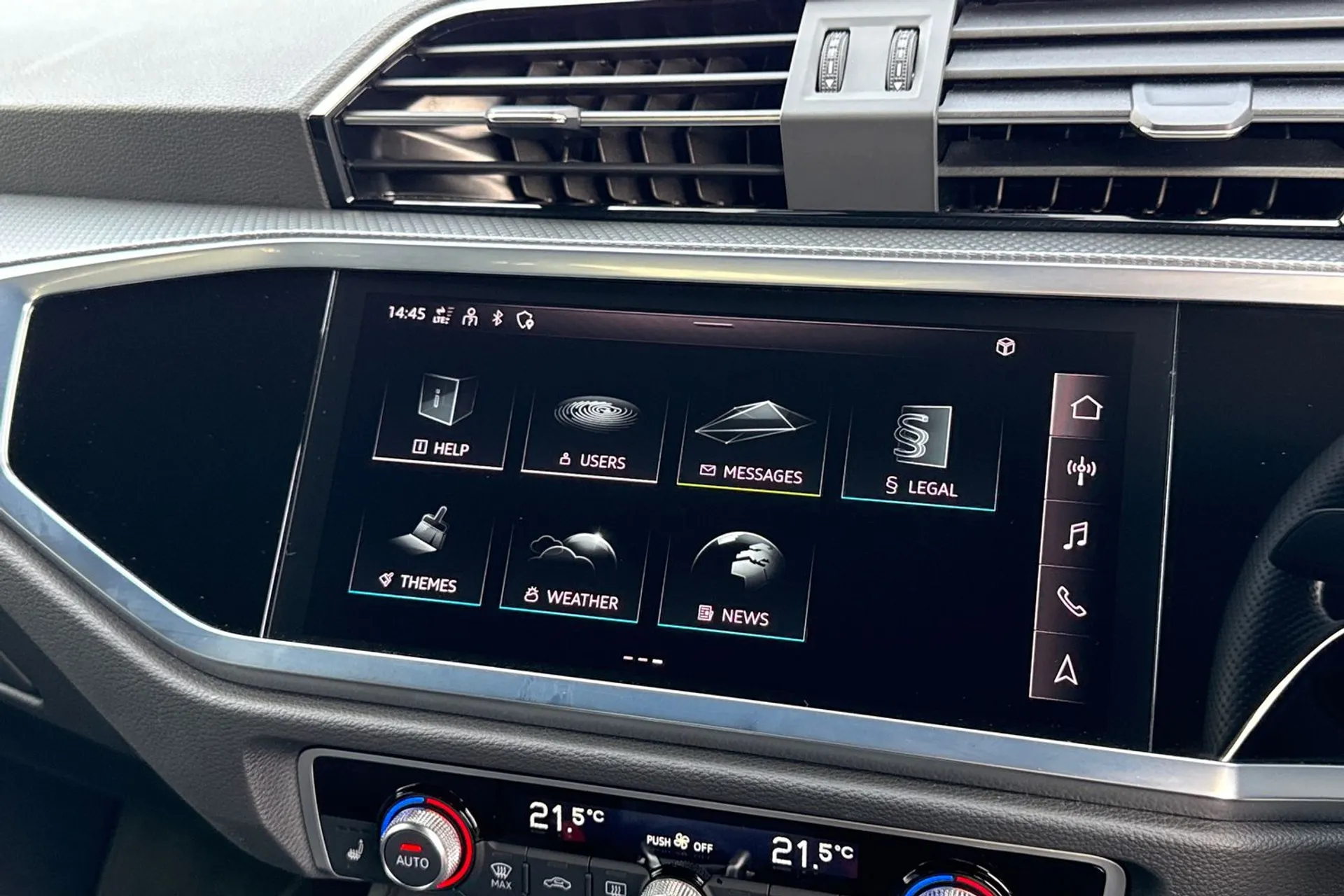 Audi Q3 thumbnail image number 32