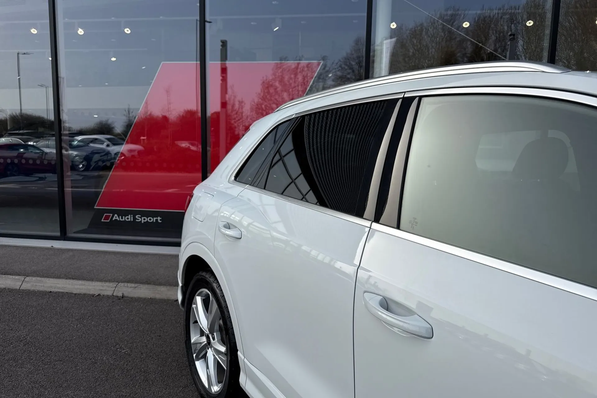 Audi Q3 thumbnail image number 23