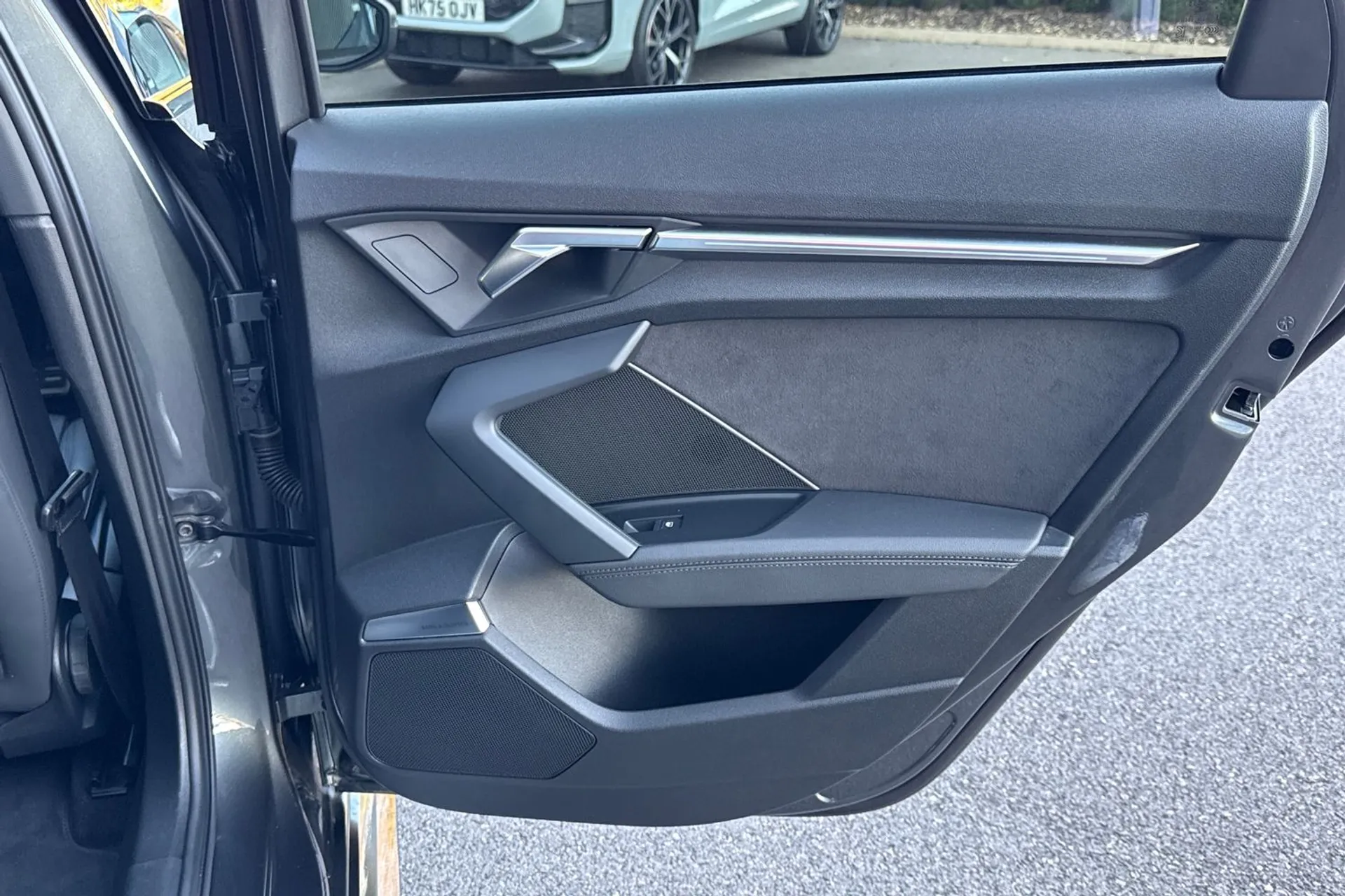 Audi RS3 thumbnail image number 35