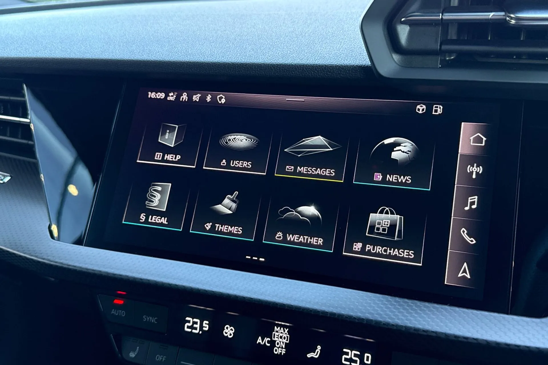 Audi RS3 thumbnail image number 23