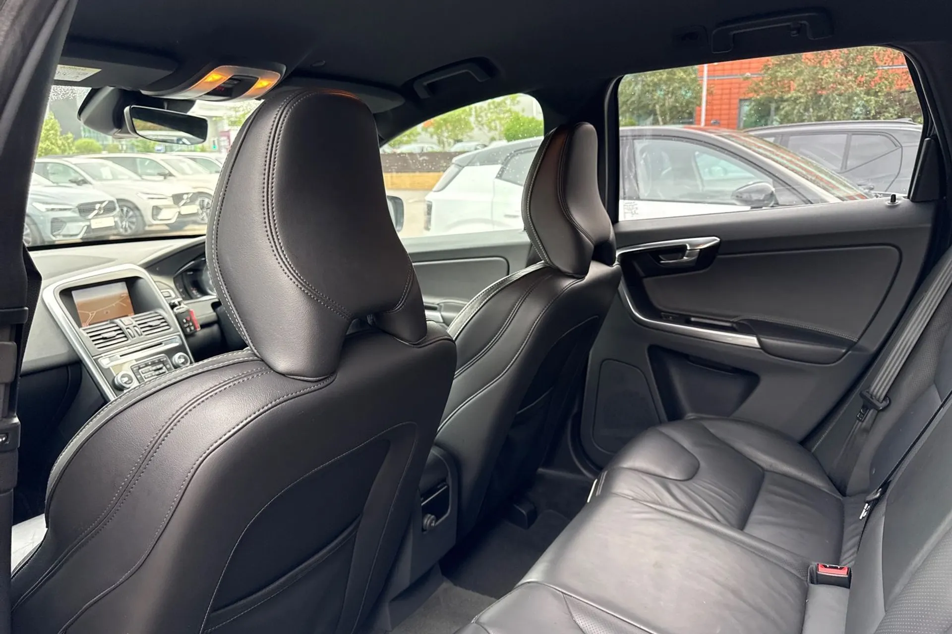 Volvo XC60 thumbnail image number 30