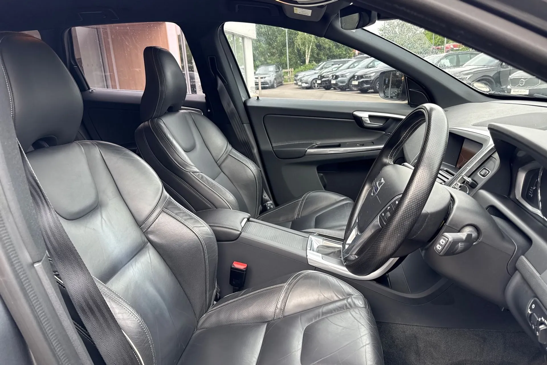 Volvo XC60 thumbnail image number 25