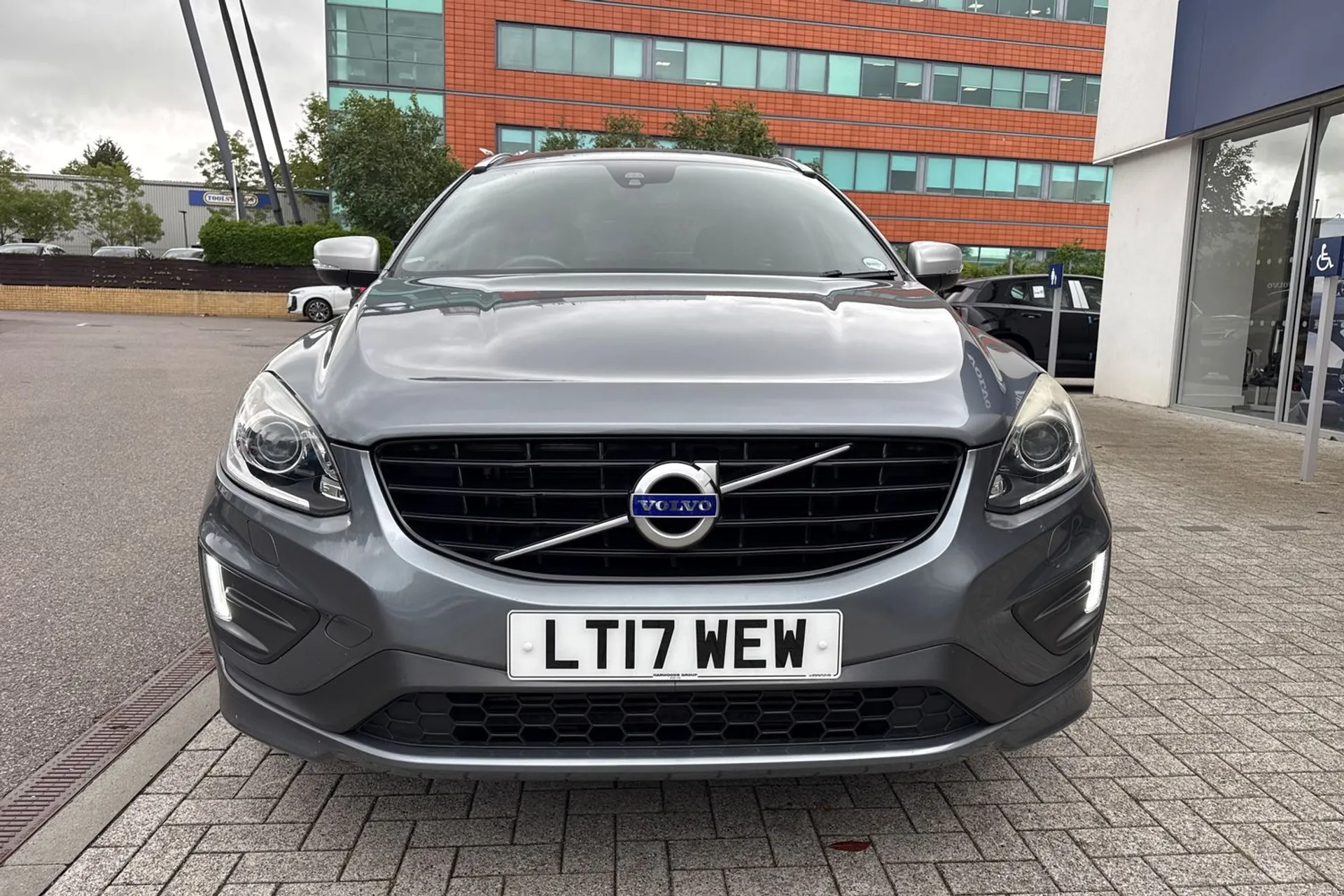 Volvo XC60 thumbnail image number 12