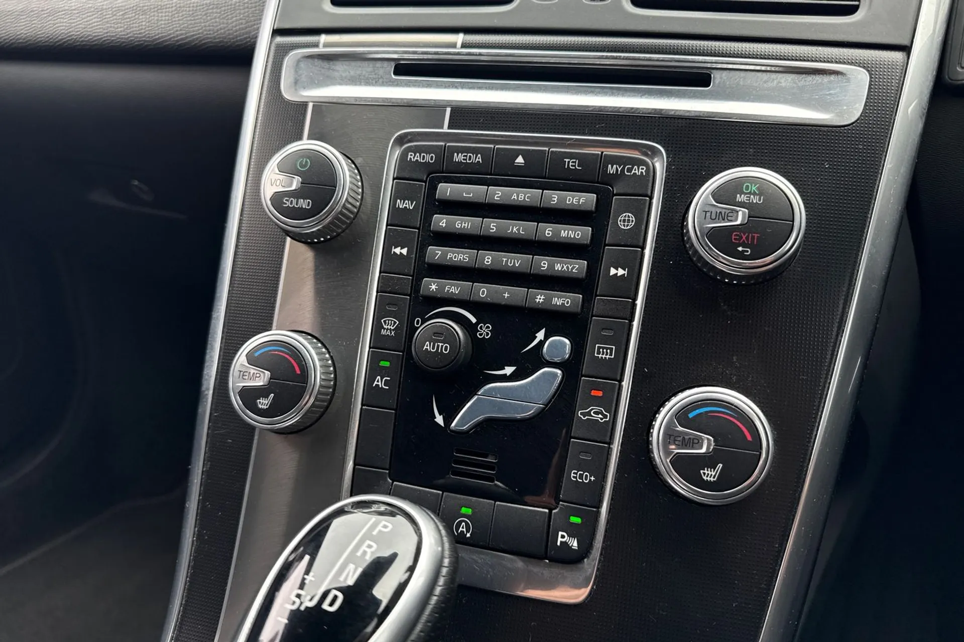 Volvo XC60 thumbnail image number 38
