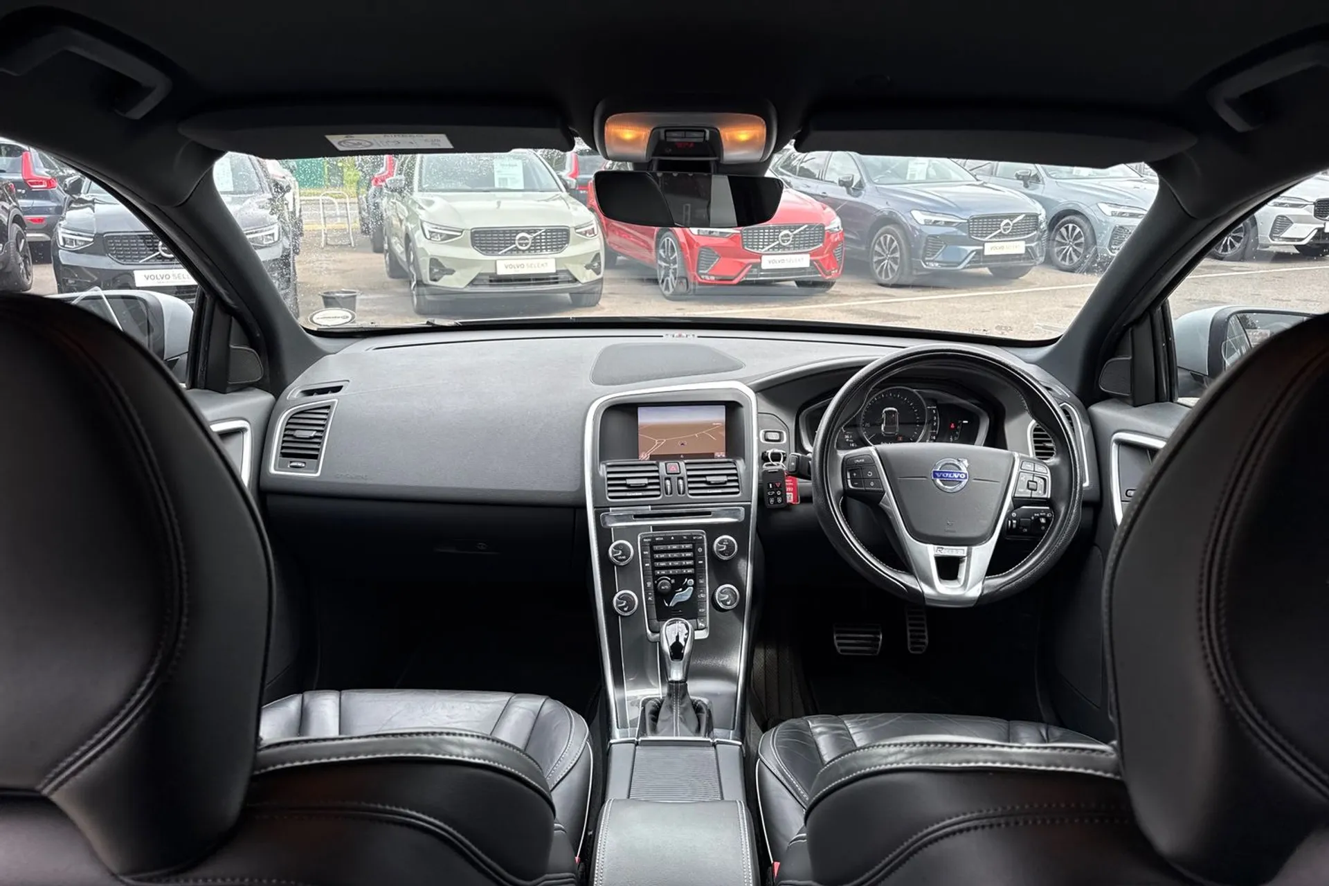 Volvo XC60 thumbnail image number 3