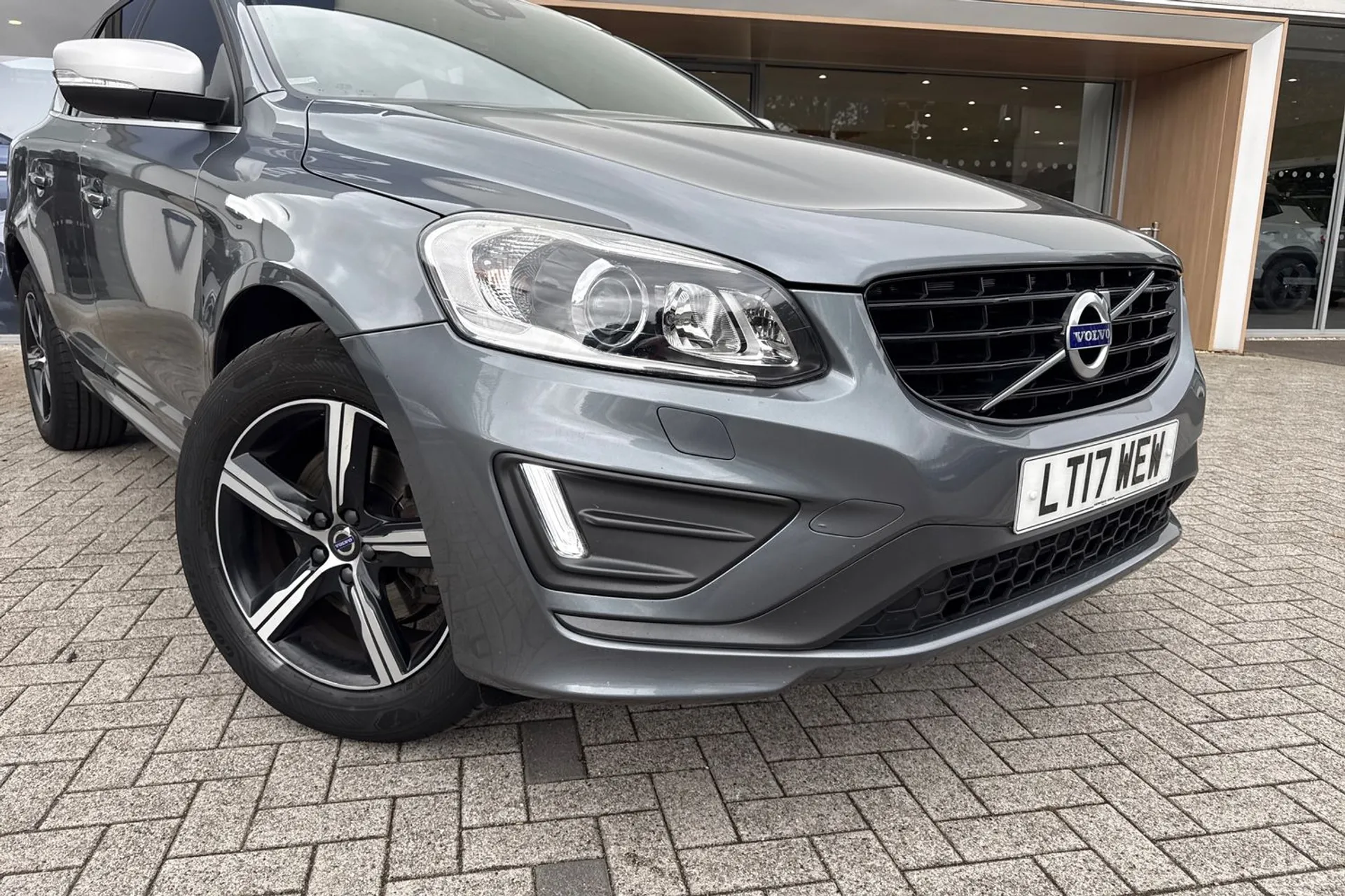 Volvo XC60 thumbnail image number 6